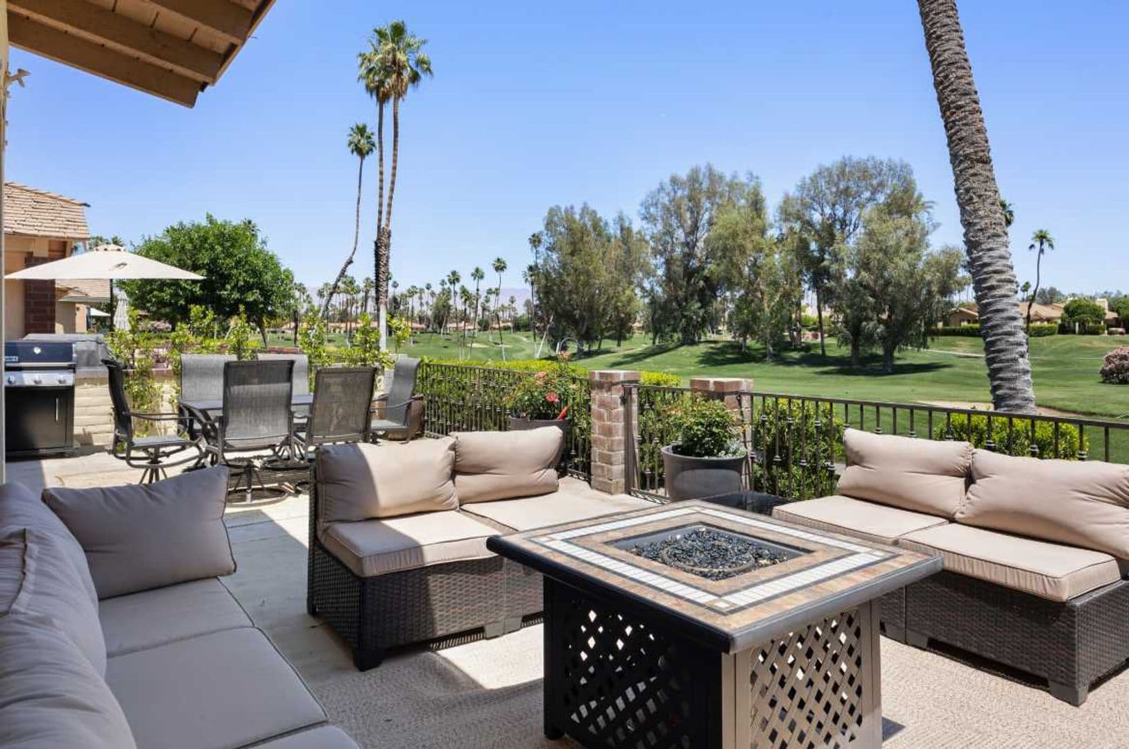 Palm Desert House: 122 Giralda Cir