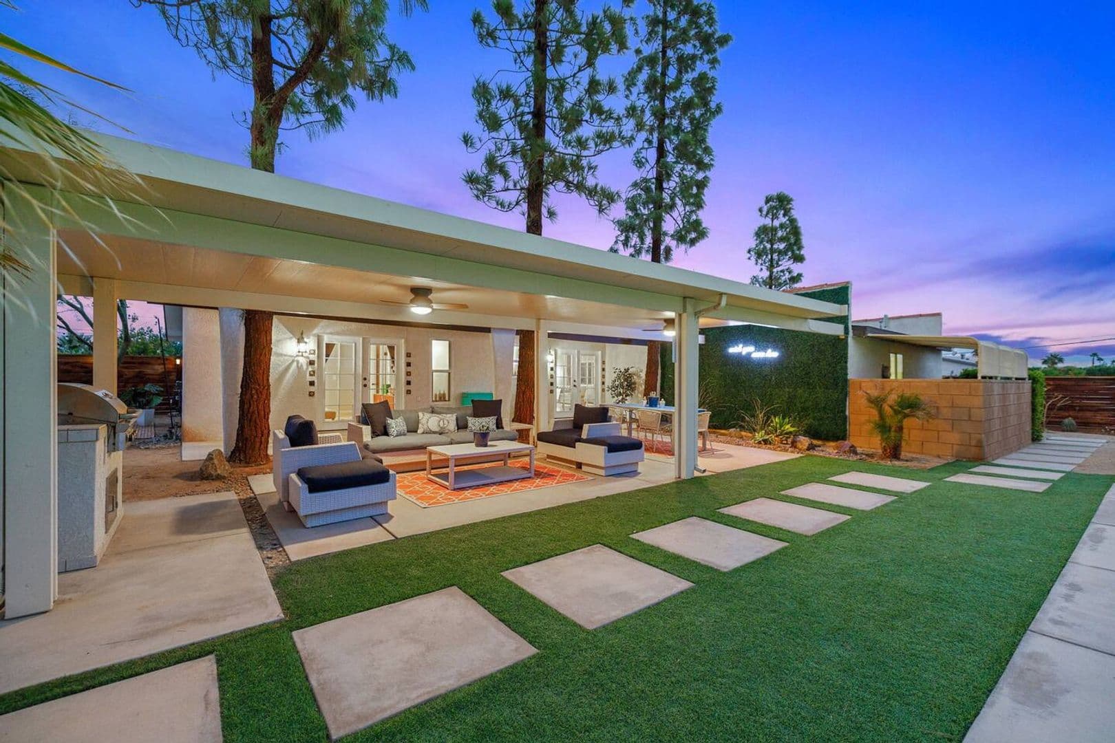 Palm Springs House: 2525 N Cerritos Rd