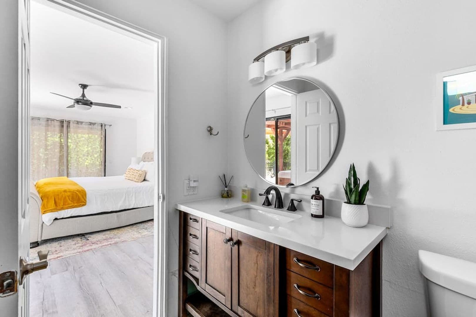 Palm Springs House: 2184 E Powell Rd
