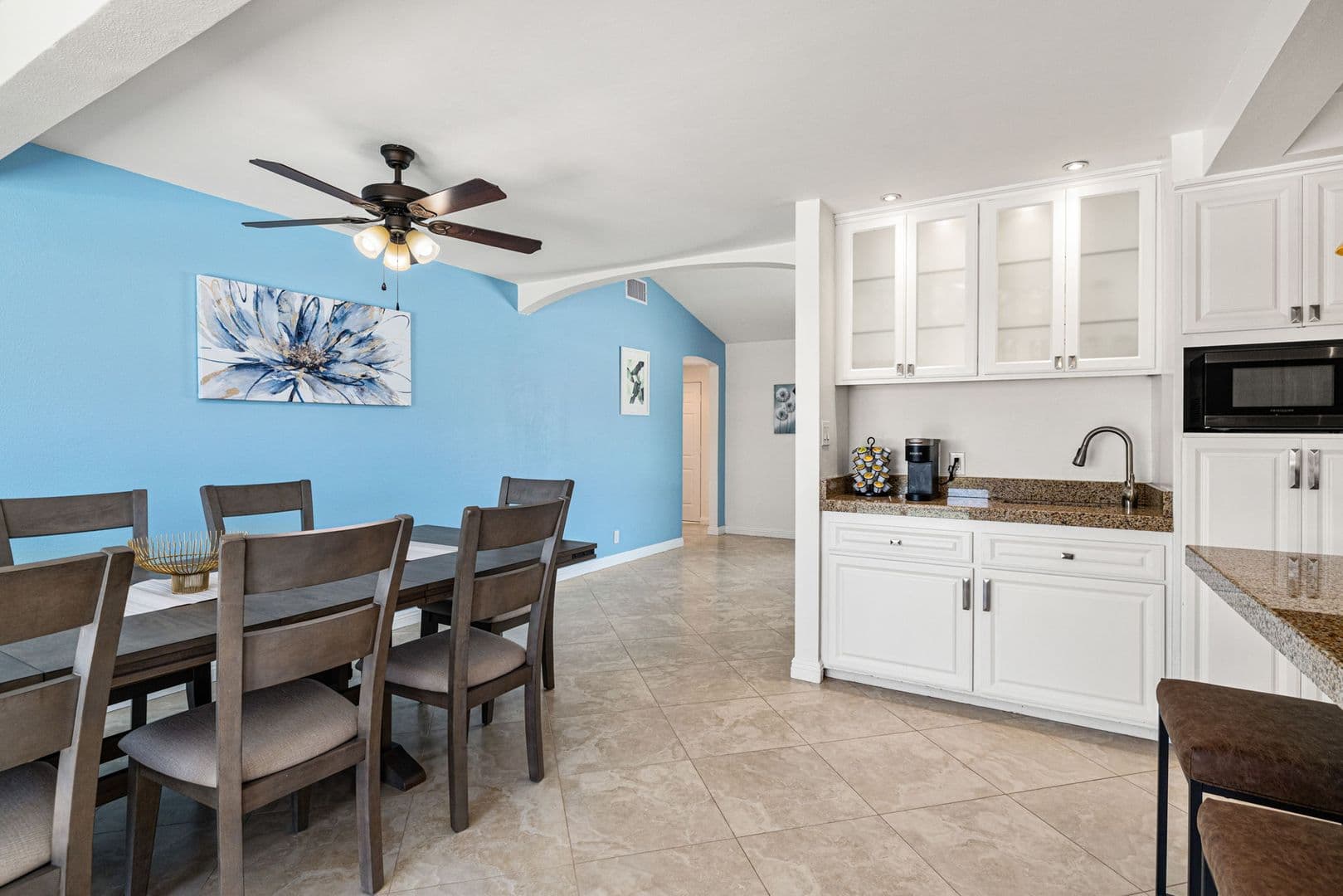 Palm Springs House: 2290 N Victoria Rd
