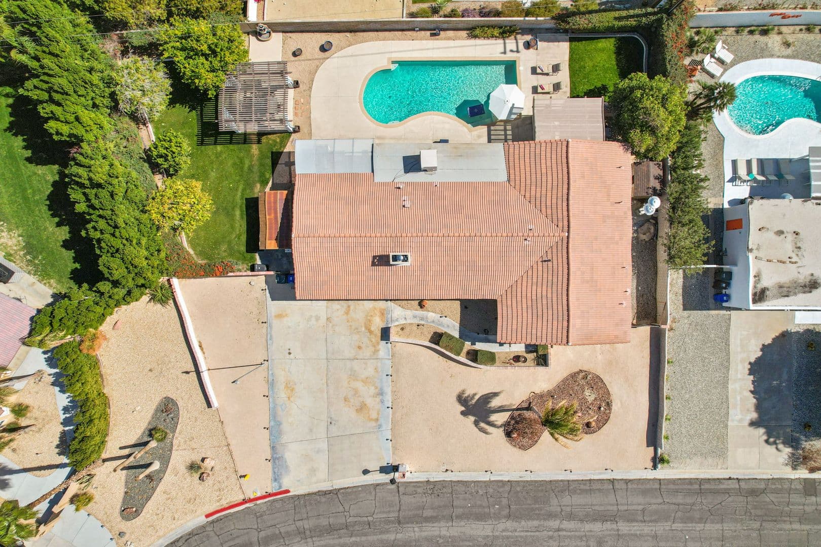 Palm Springs House: 2290 N Victoria Rd