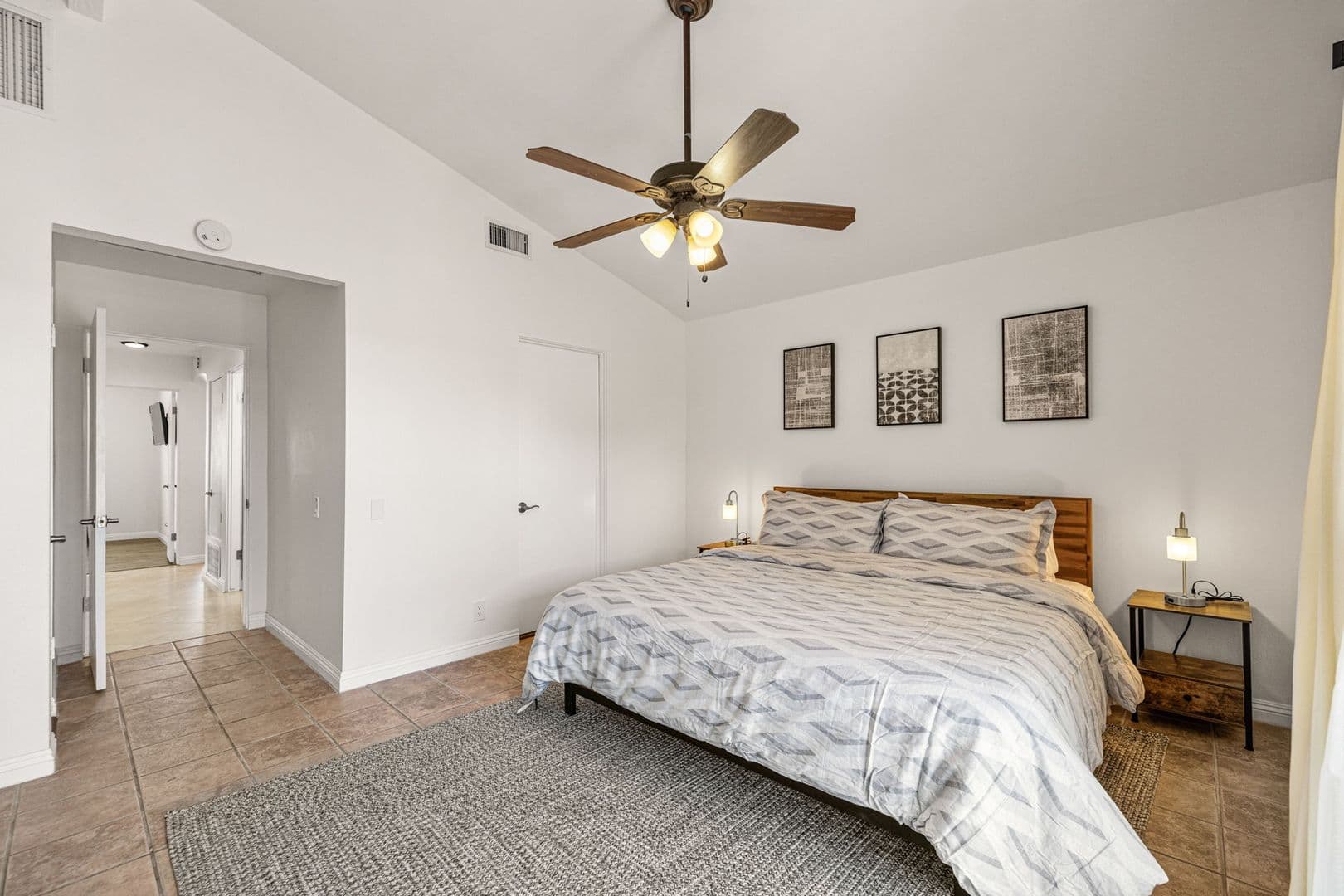 Palm Springs House: 2290 N Victoria Rd