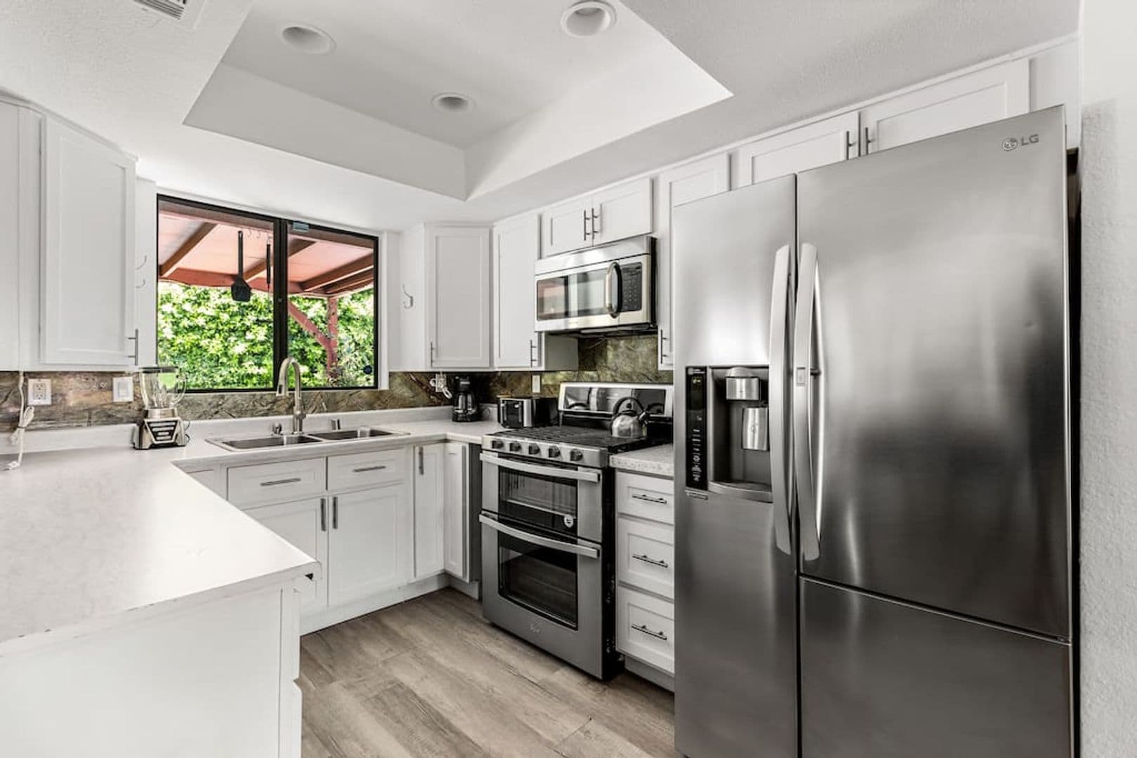 Palm Springs House: 2184 E Powell Rd