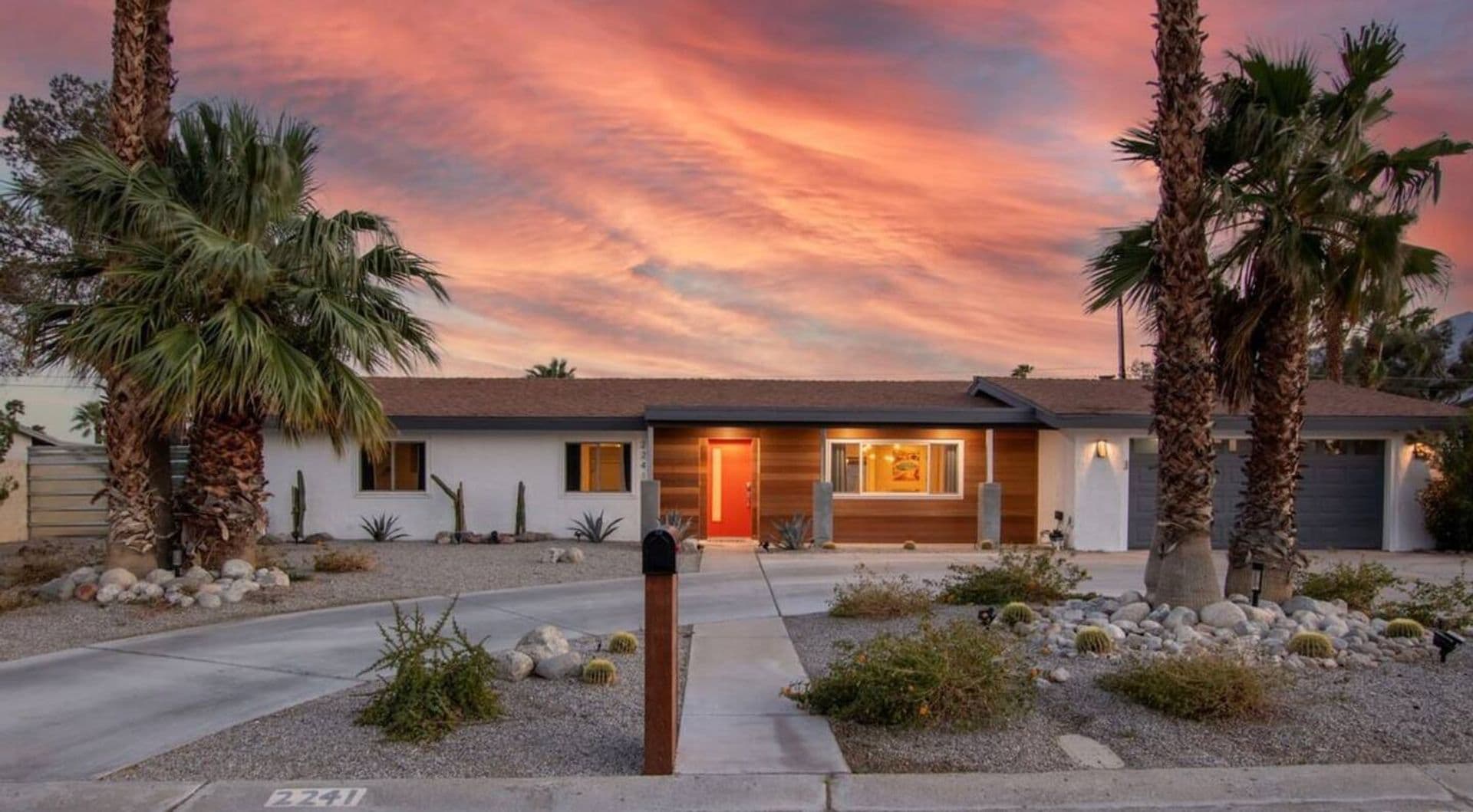 Palm Springs House: 2241 E Finley Rd