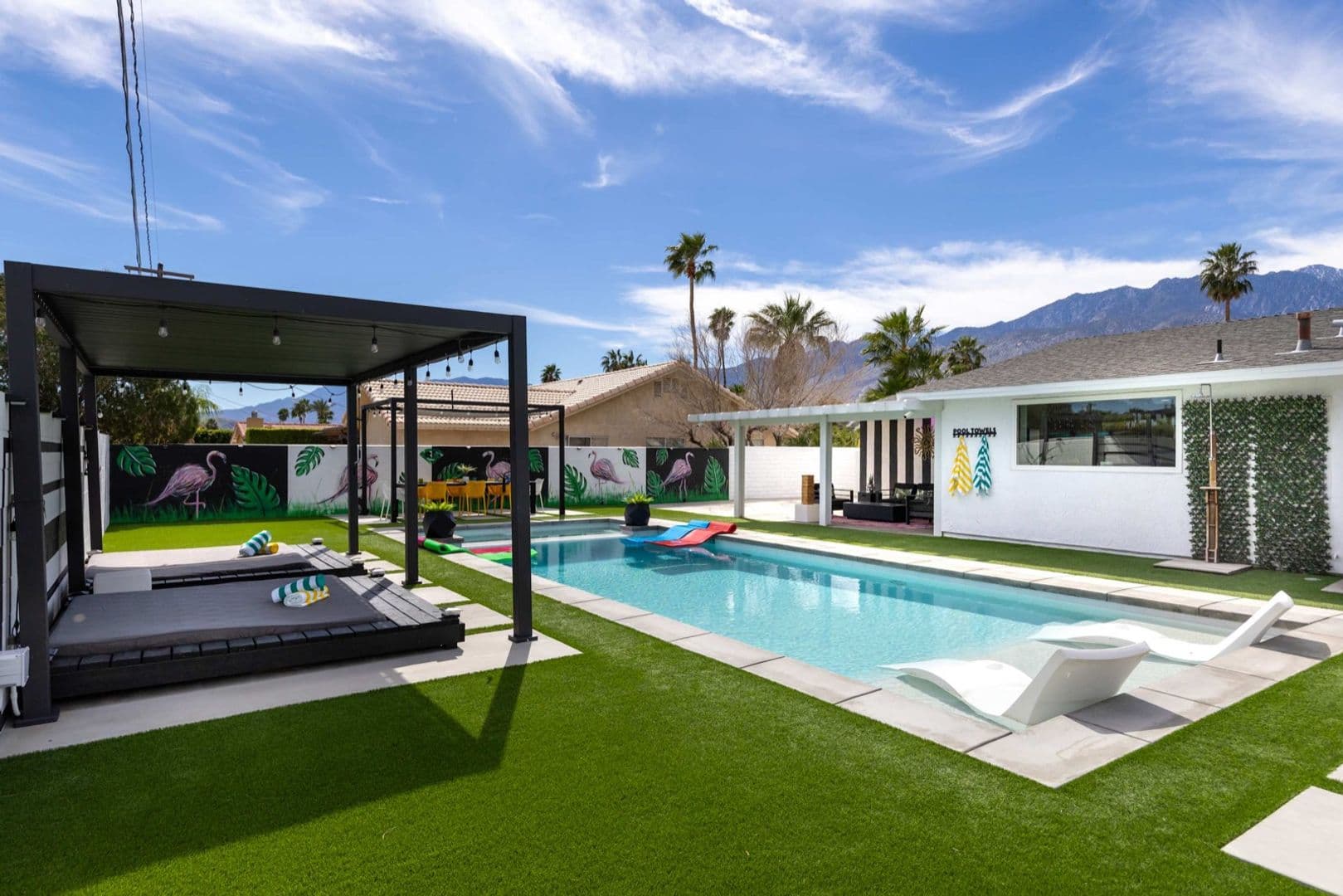 Palm Springs House: 2380 N San Antonio Rd