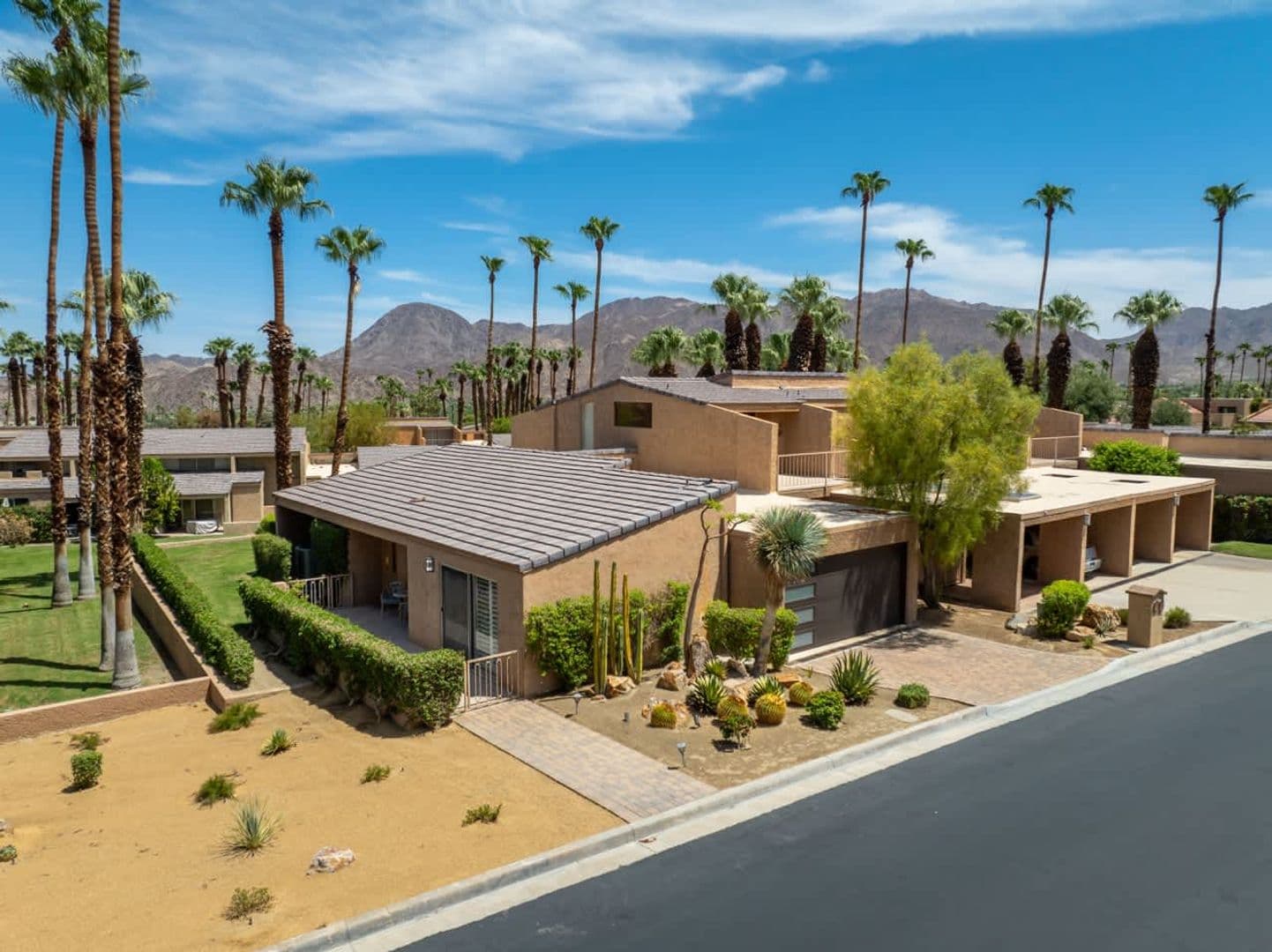Palm Desert House: 48872 Quercus Ln