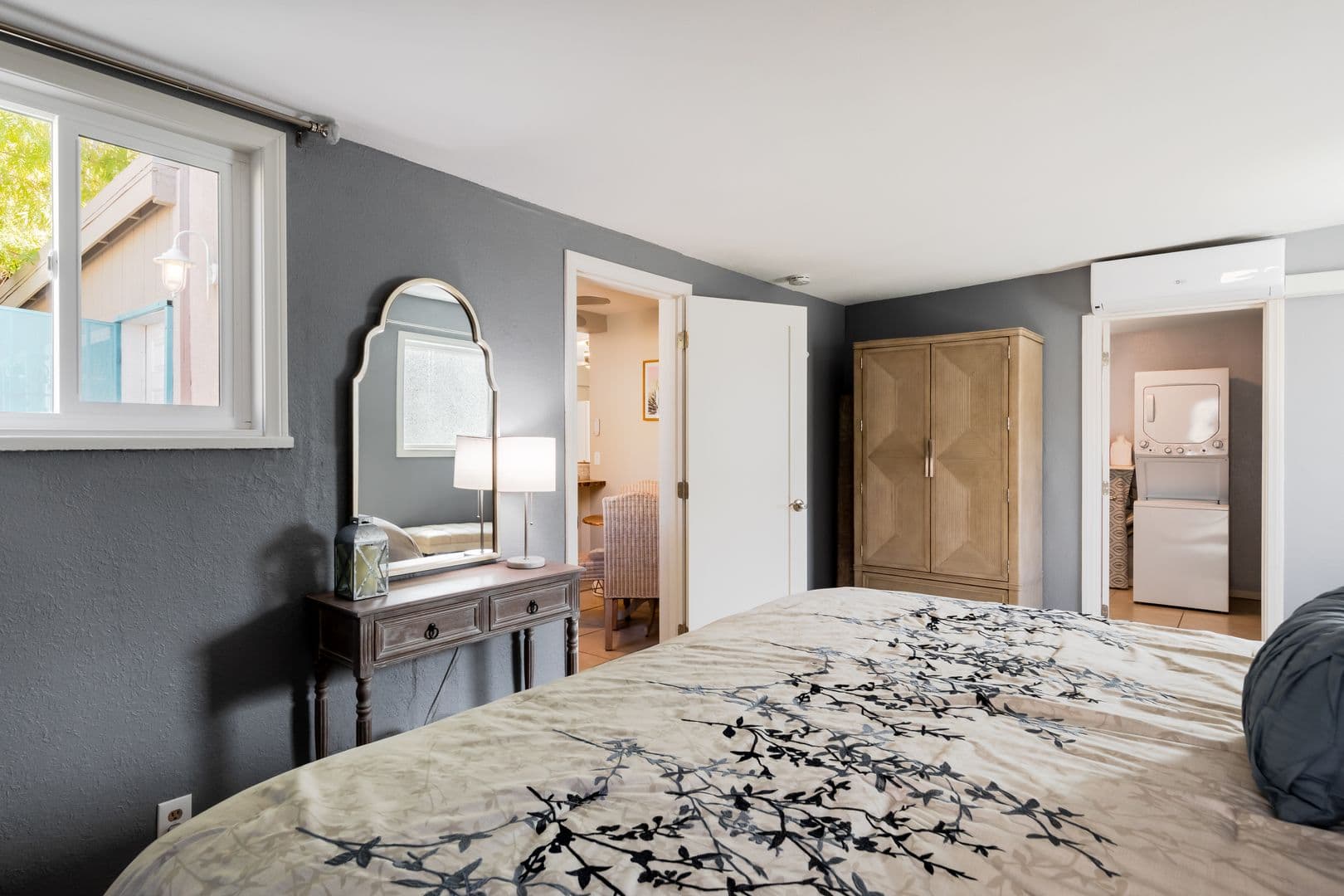 Palm Springs House: 477 East Via Colusa