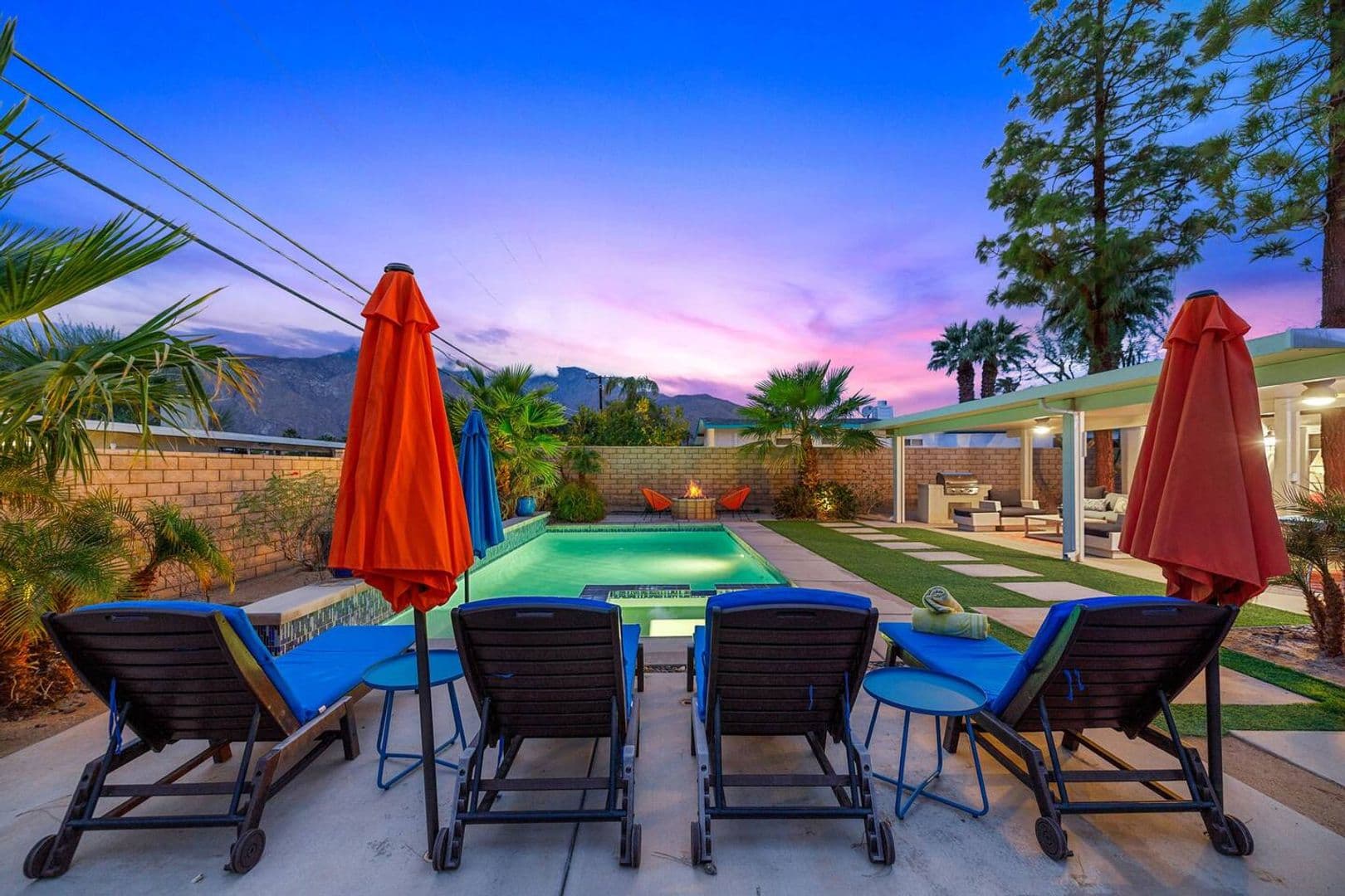 Palm Springs House: 2525 N Cerritos Rd