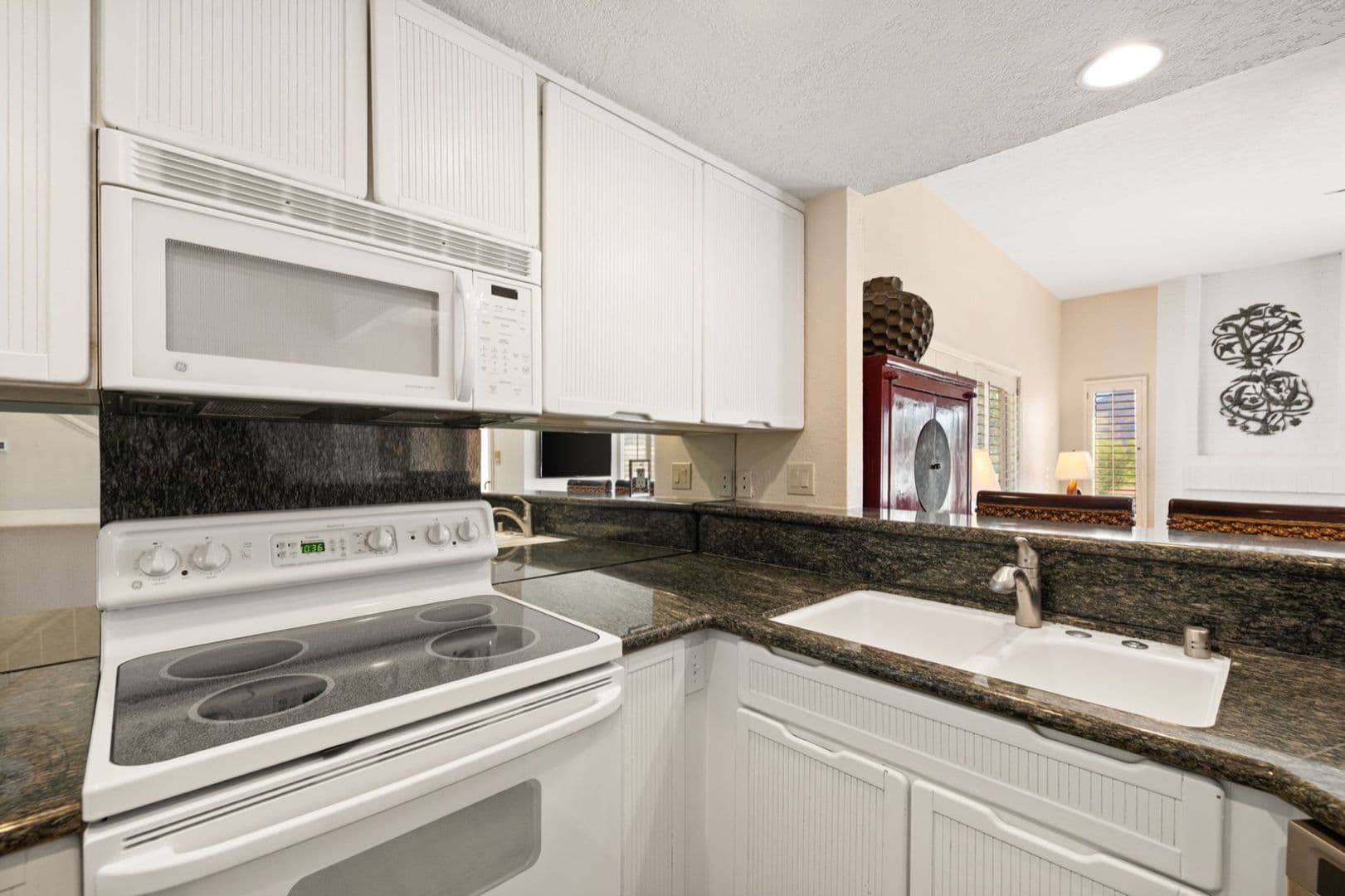 Palm Desert House: 49035 Mariposa Drive