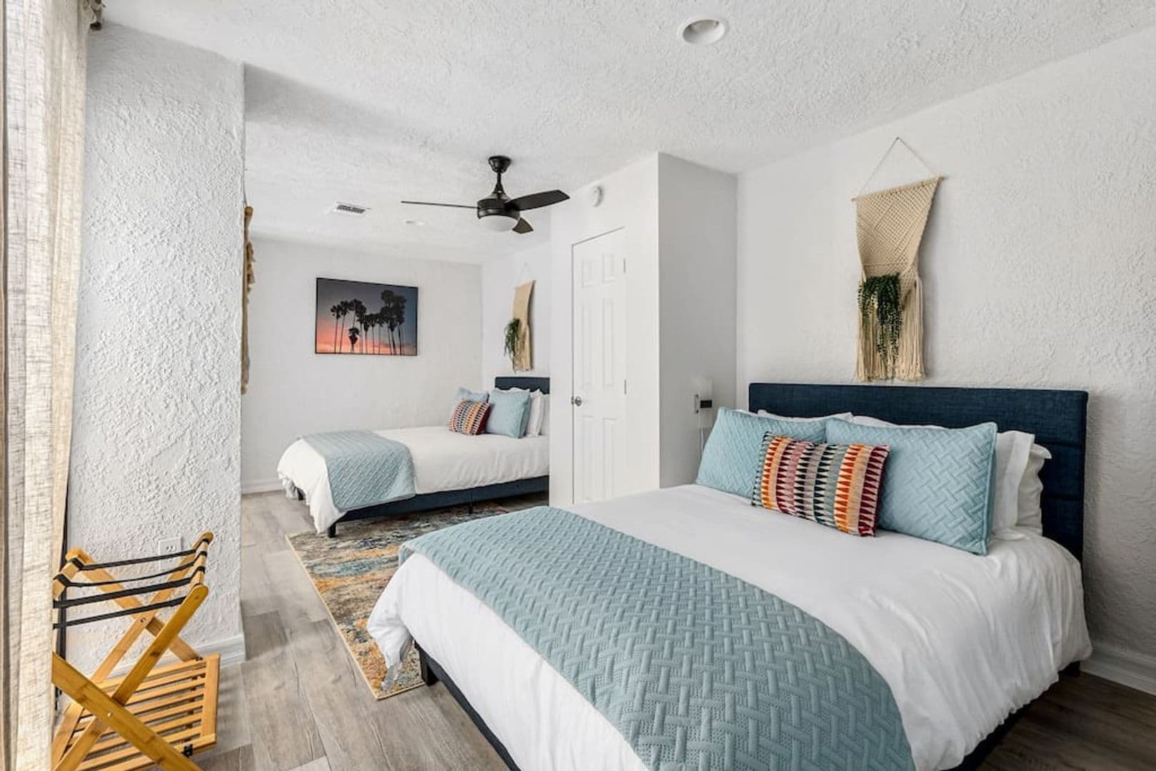 Palm Springs House: 2184 E Powell Rd