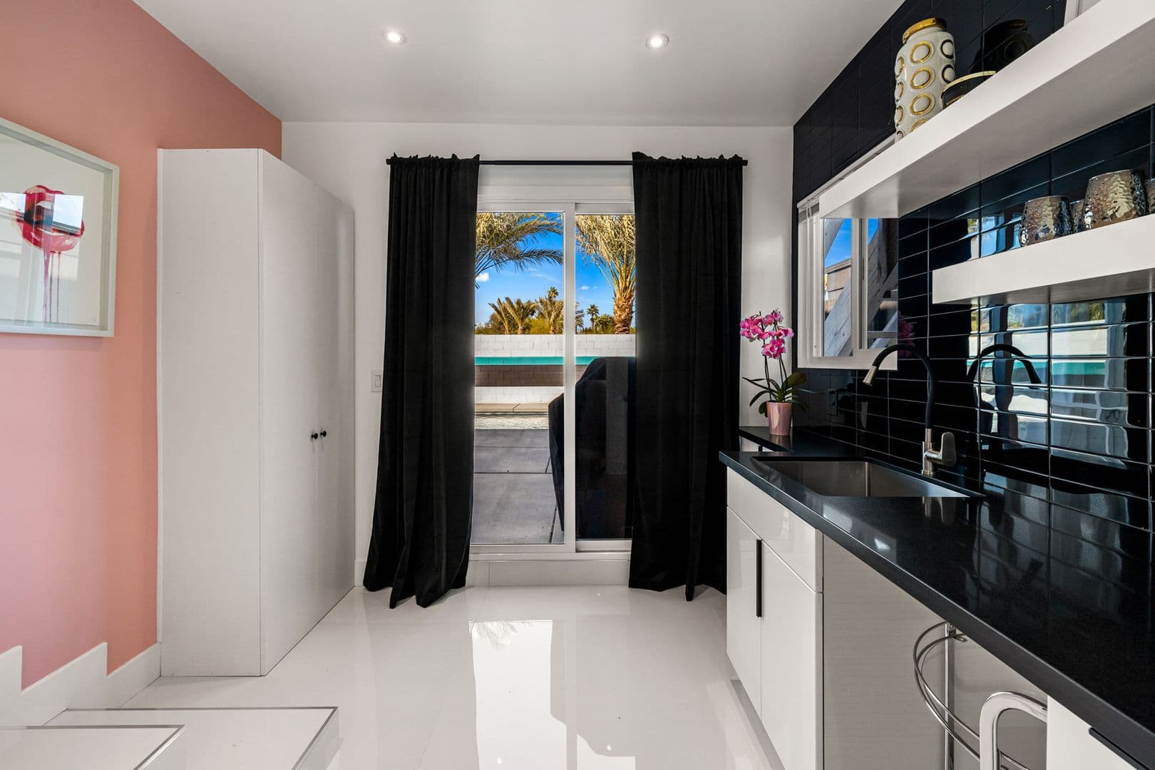 Palm Springs House: 2325 N Girasol Ave
