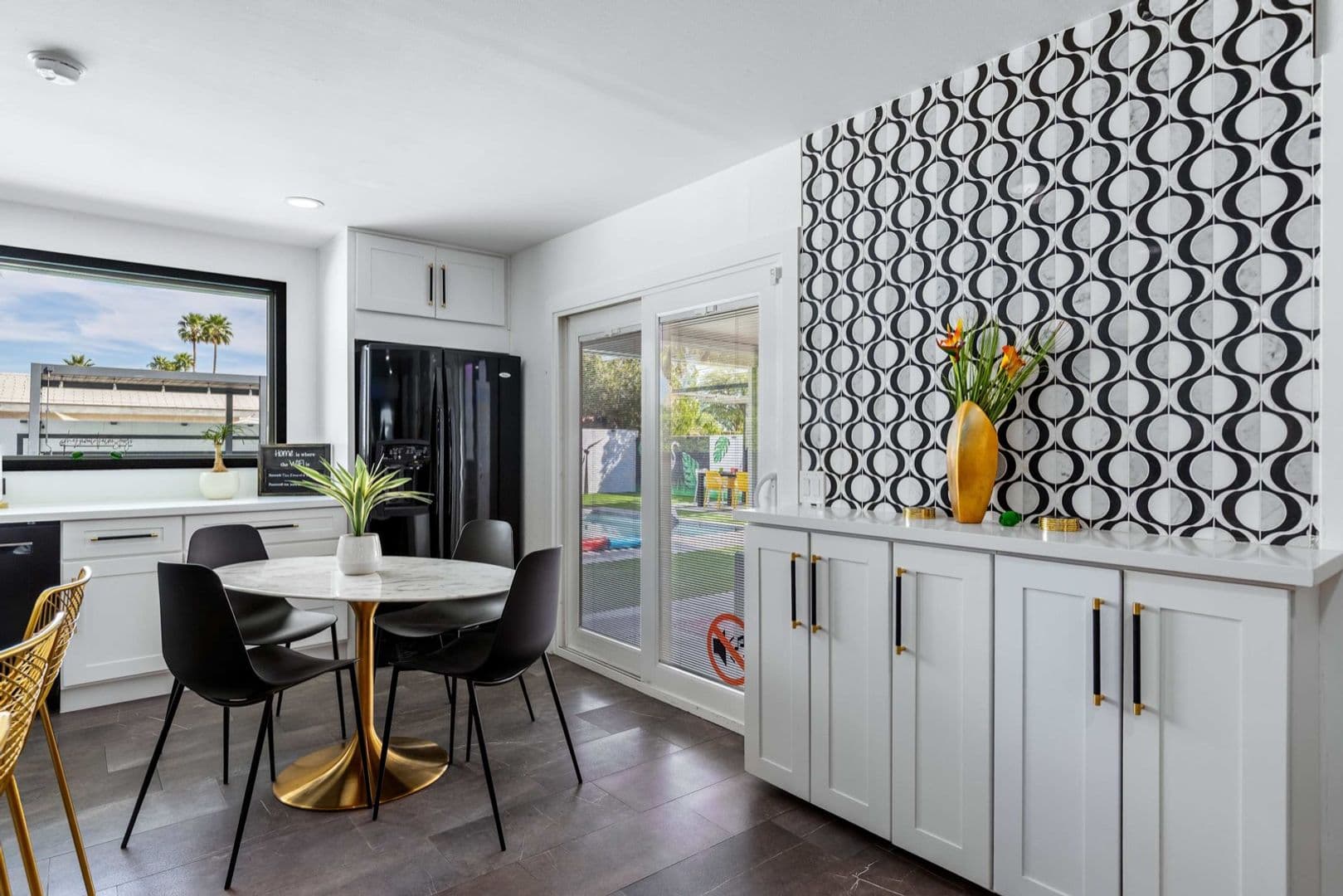 Palm Springs House: 2380 N San Antonio Rd