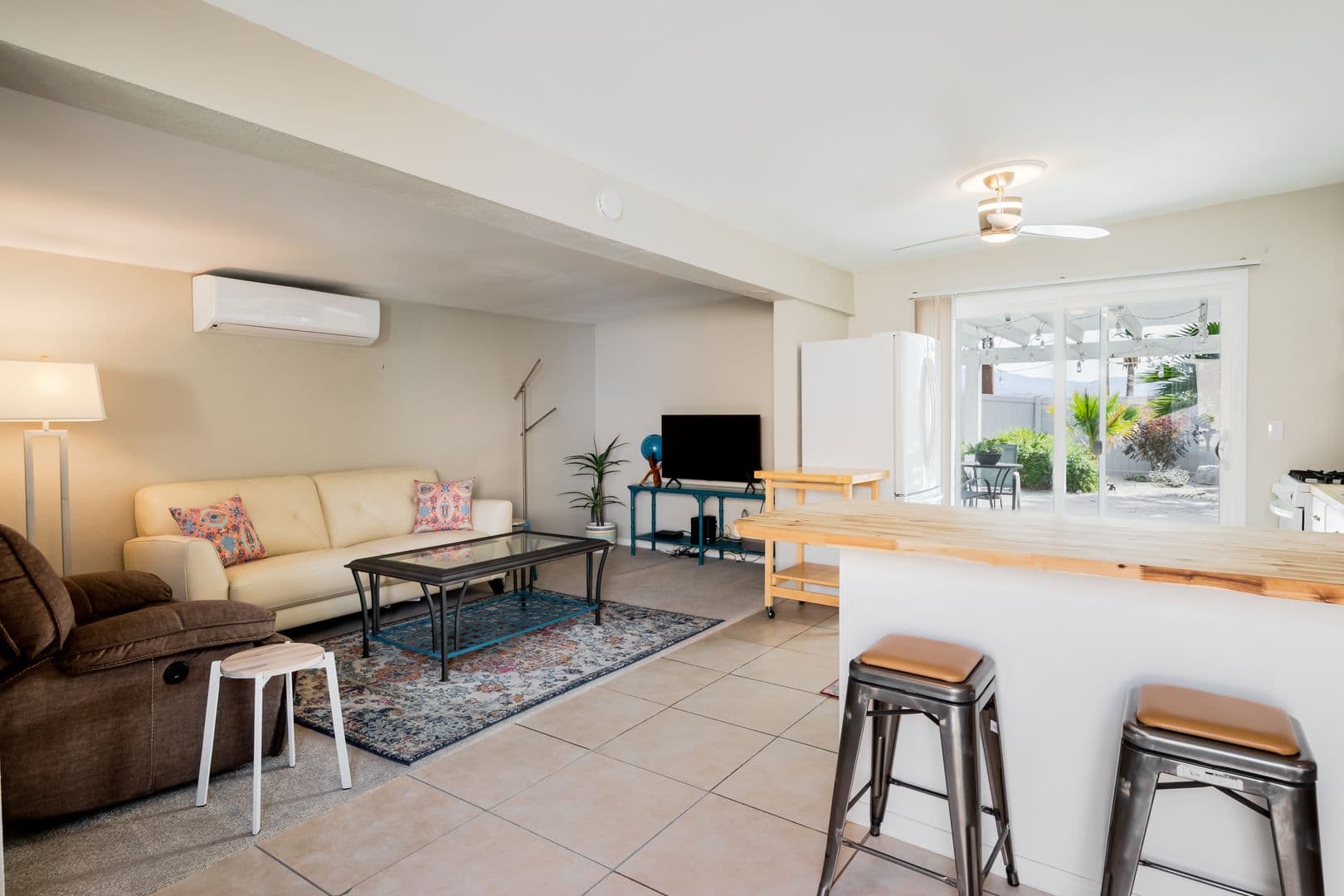 Palm Springs House: 477 East Via Colusa