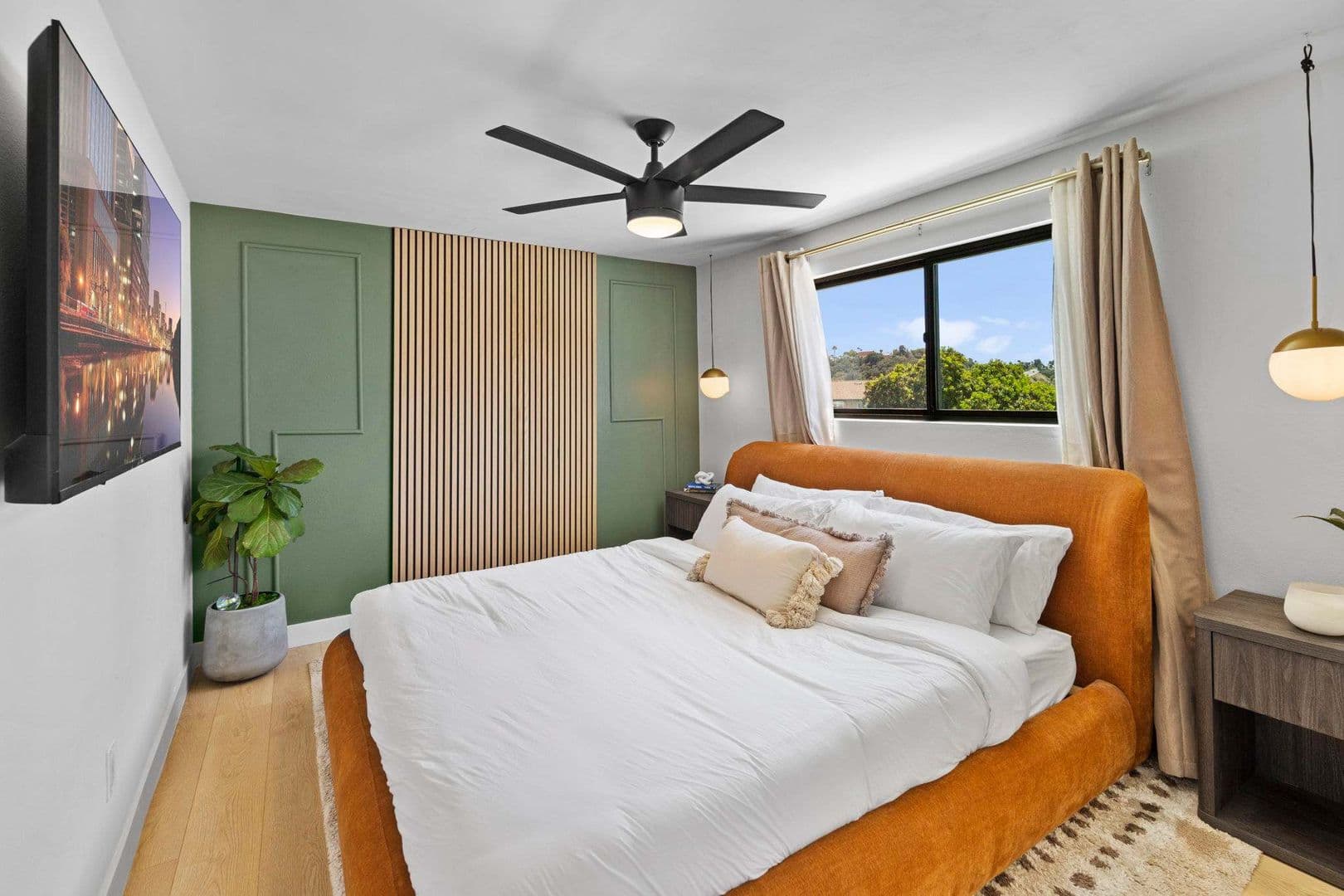 San Diego House: 5865 Cozzens Street