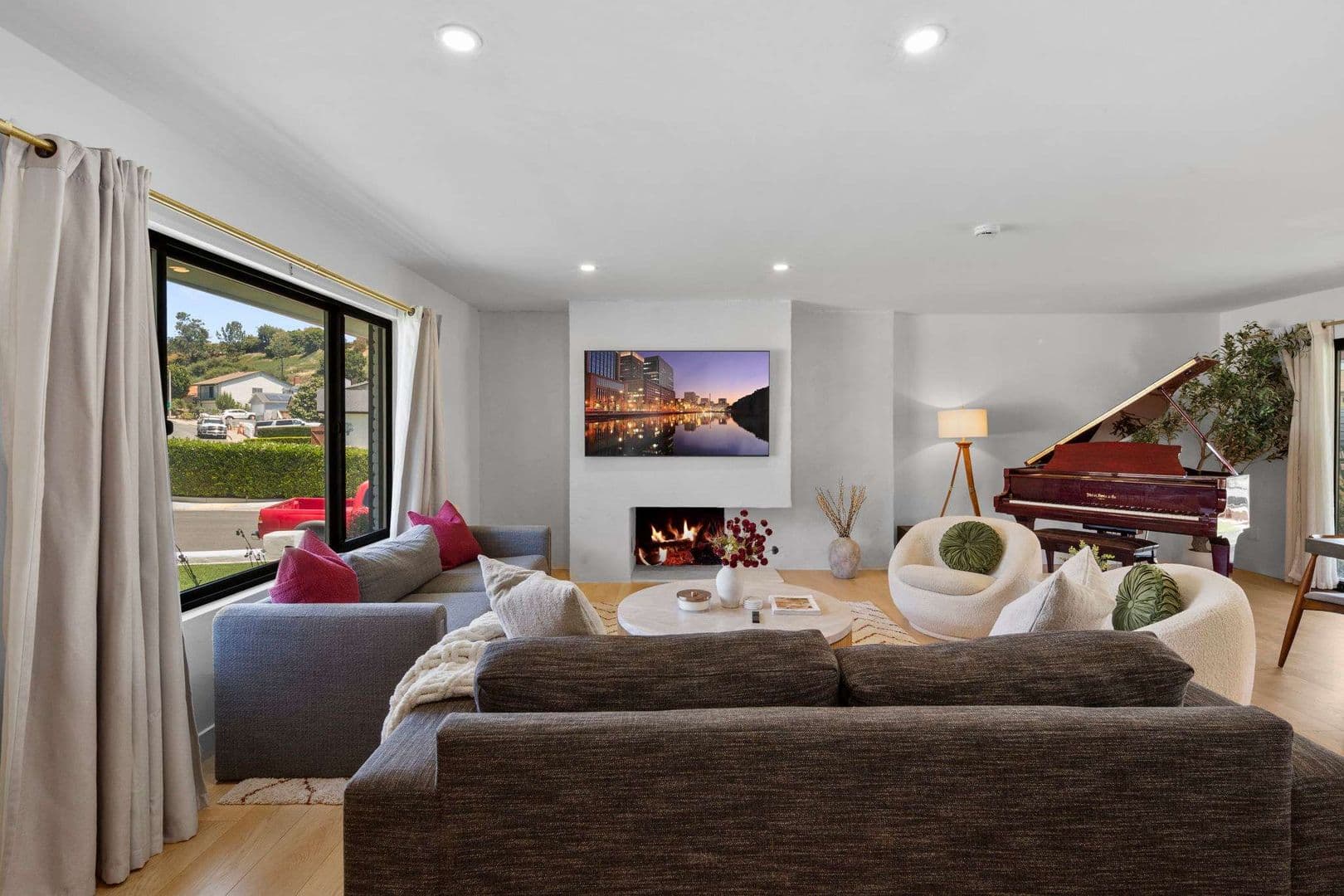 San Diego House: 5865 Cozzens Street