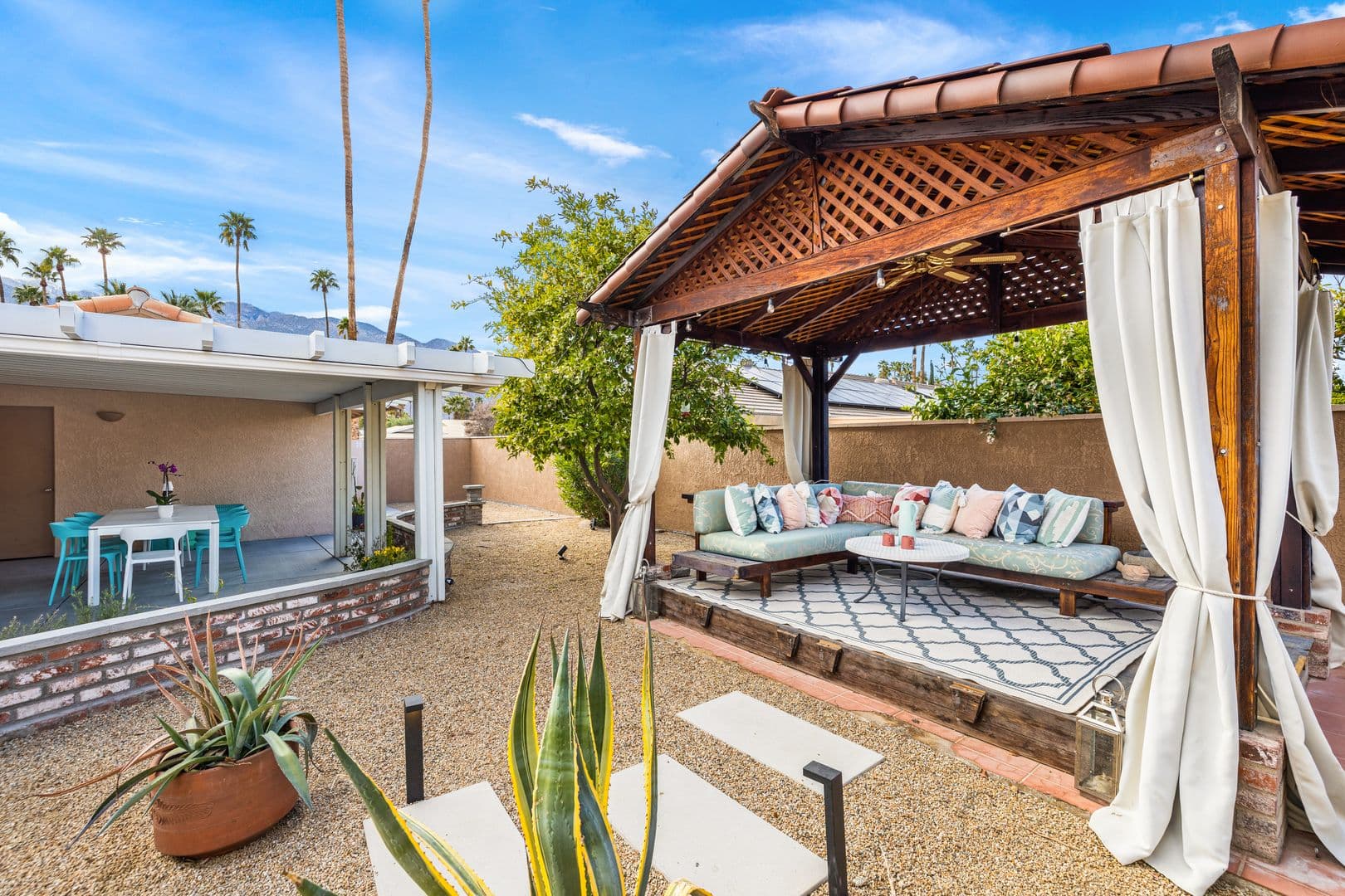 Palm Springs House: 1334 S San Joaquin Dr