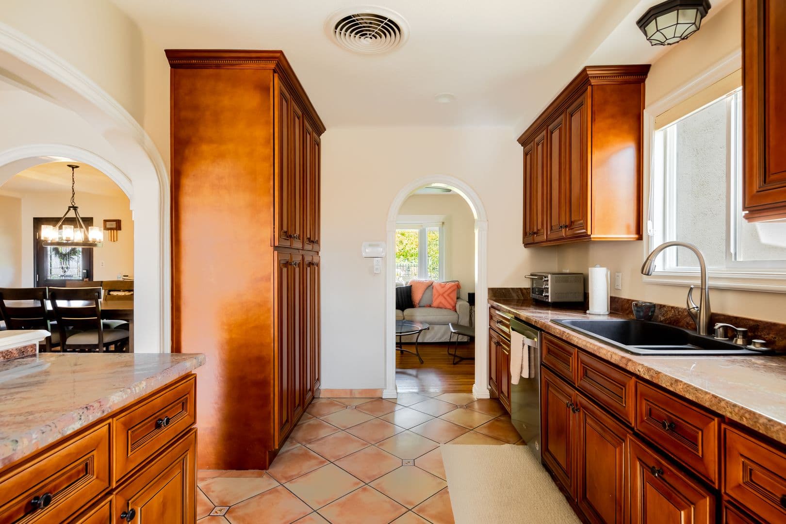 Palm Springs House: 477 East Via Colusa