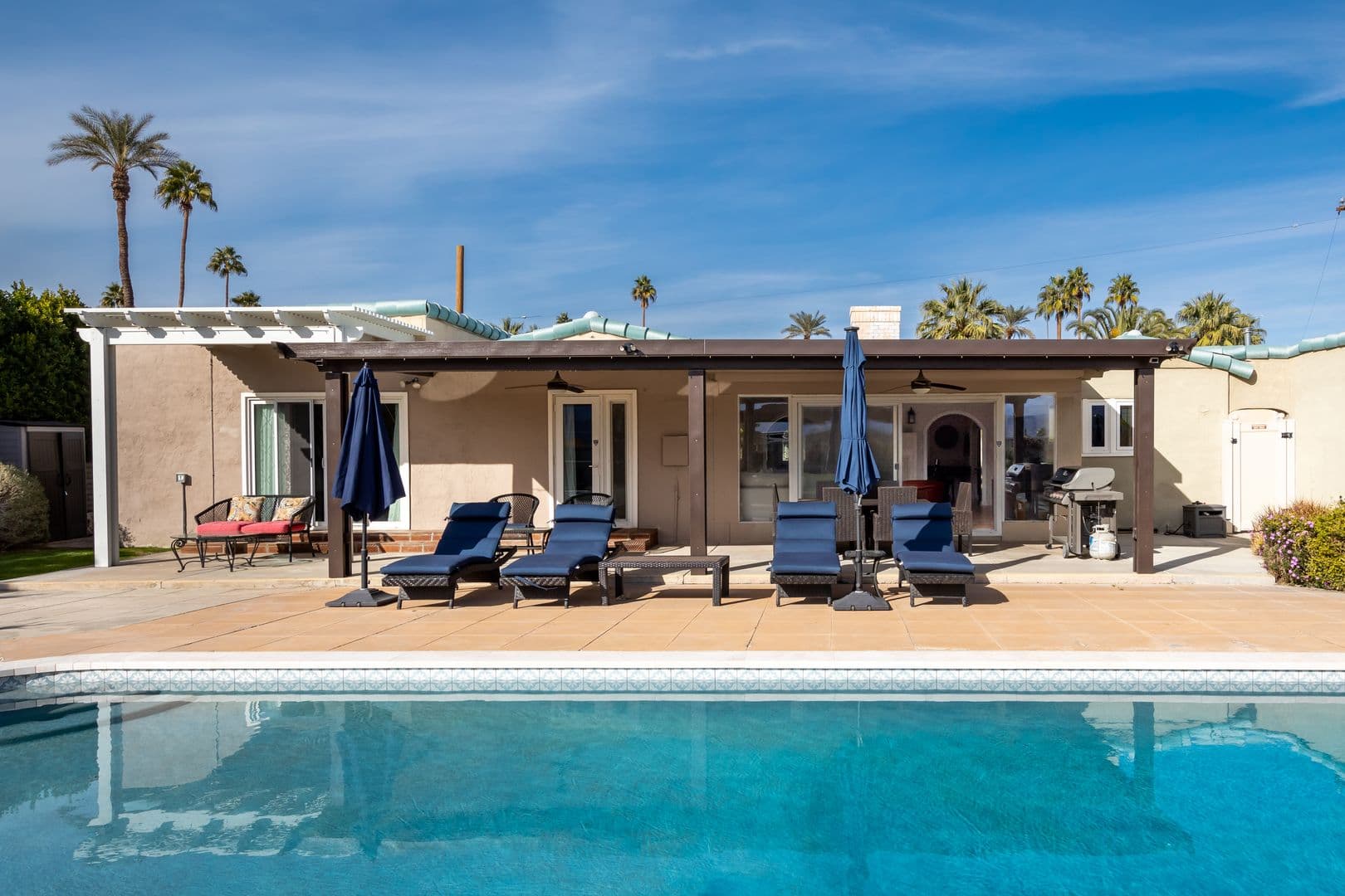 Palm Springs House: 477 East Via Colusa