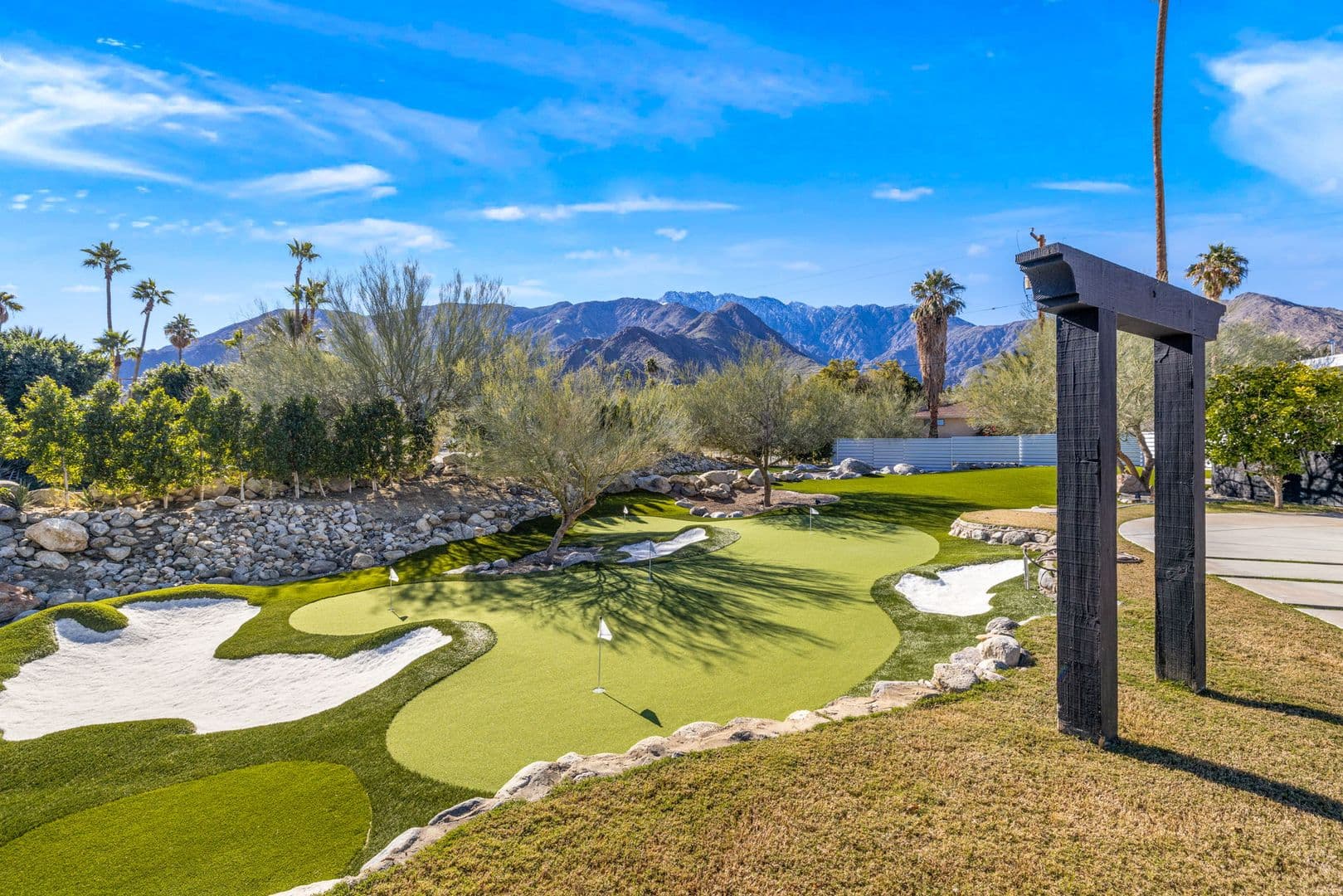 Palm Springs House: 2325 N Girasol Ave