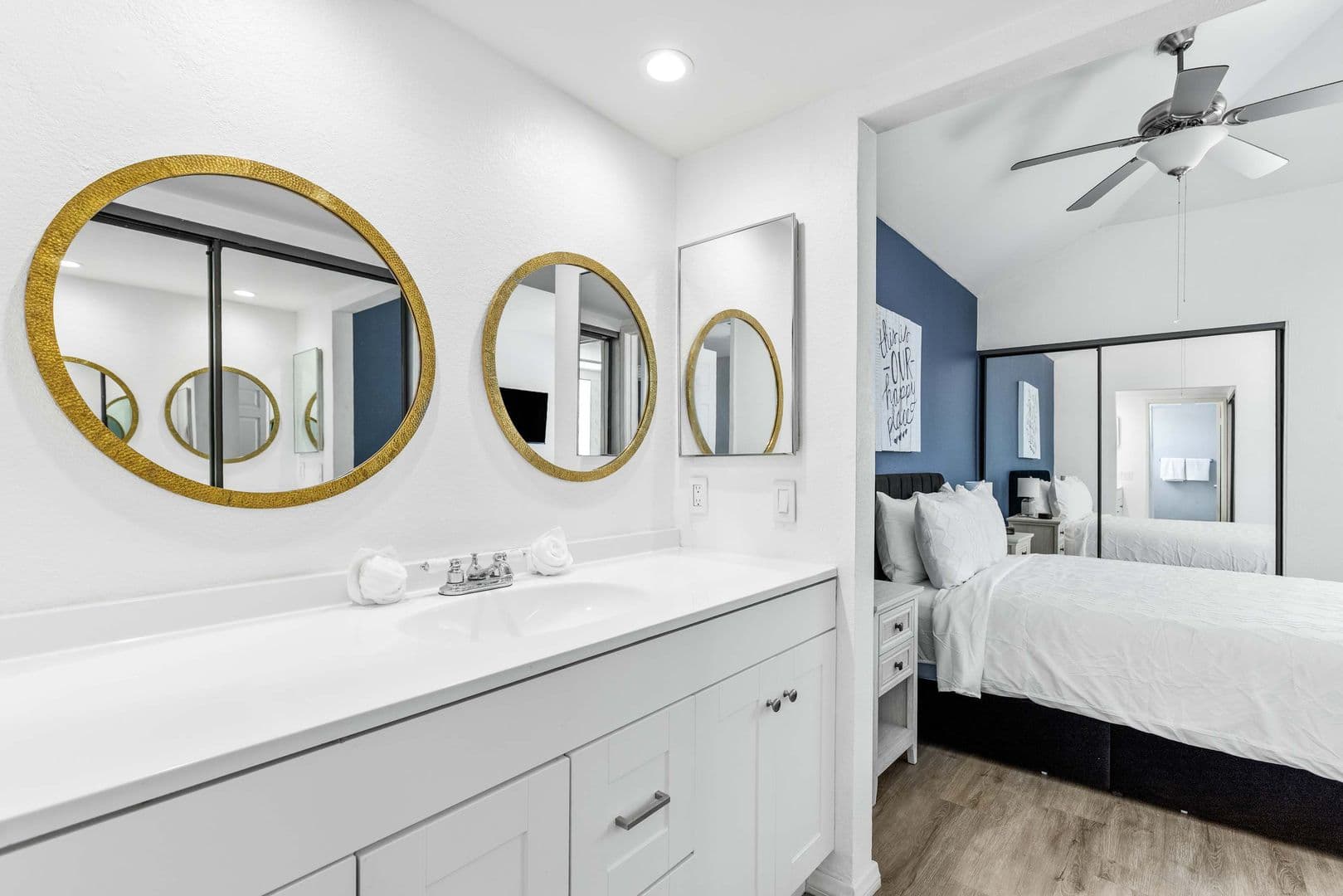 Palm Springs House: 2345 S Cherokee Way