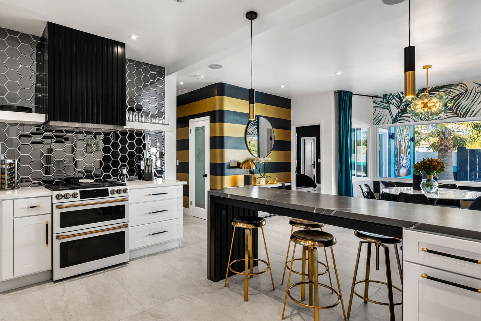 Palm Springs House: 2325 N Girasol Ave