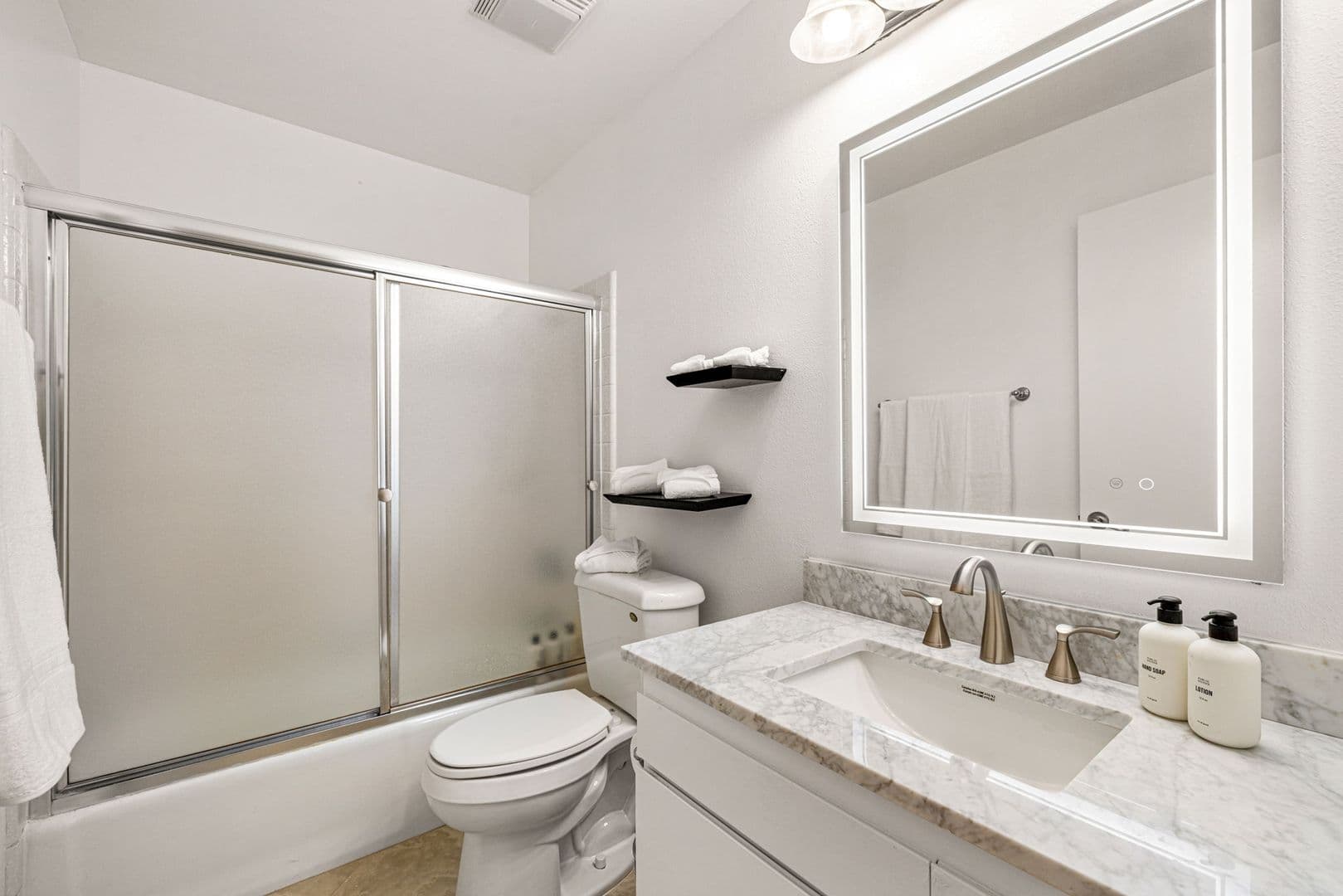 Palm Springs House: 2290 N Victoria Rd