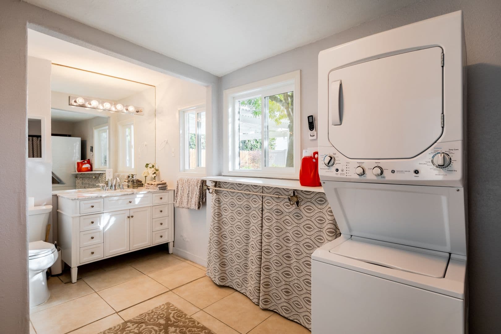 Palm Springs House: 477 East Via Colusa