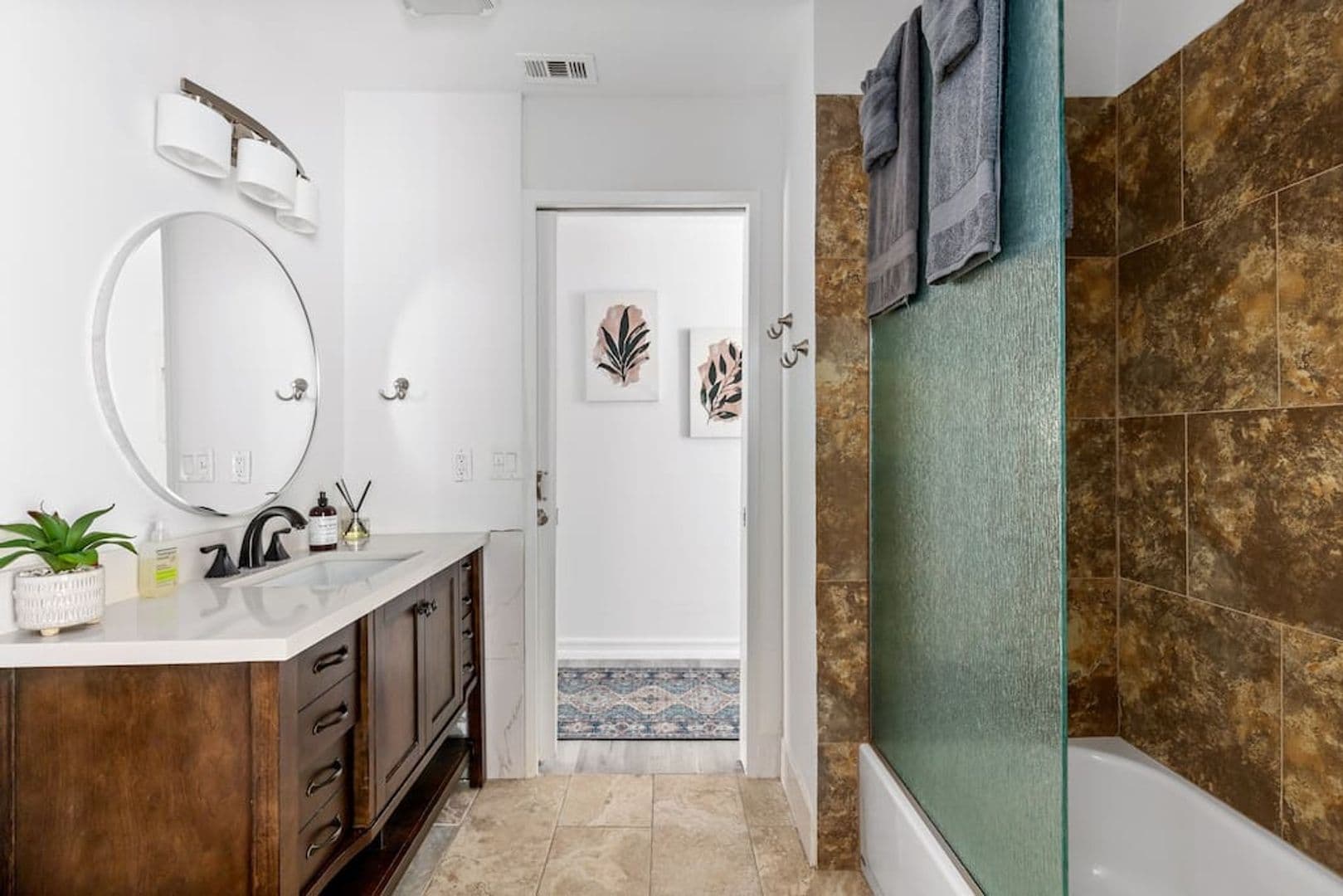 Palm Springs House: 2184 E Powell Rd