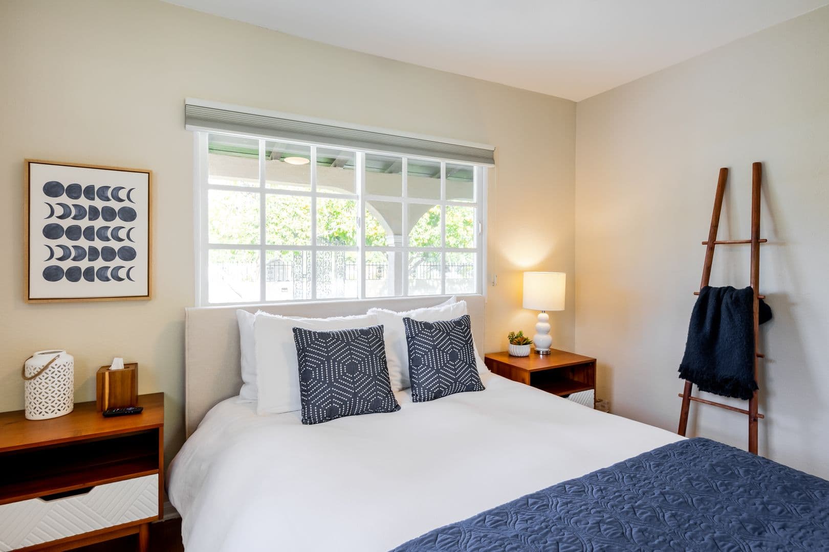 Palm Springs House: 477 East Via Colusa