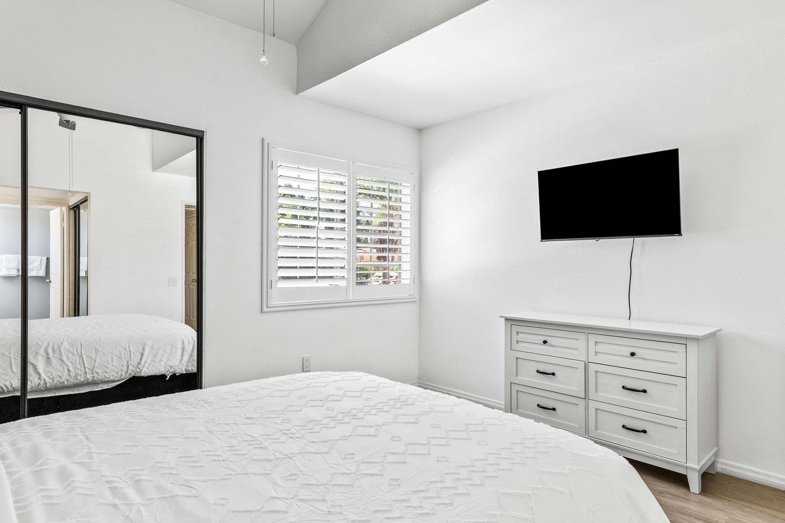 Palm Springs House: 2345 S Cherokee Way