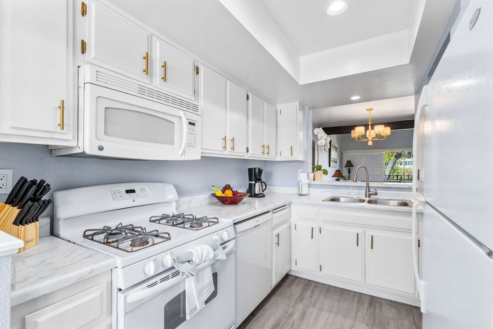 Palm Springs House: 2345 S Cherokee Way
