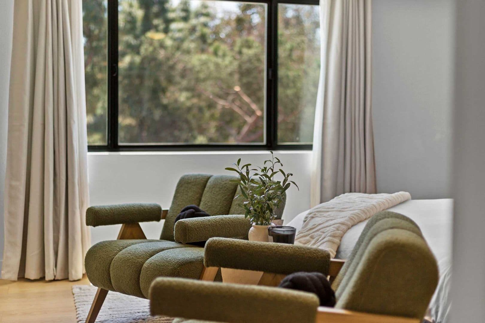 San Diego House: 5865 Cozzens Street
