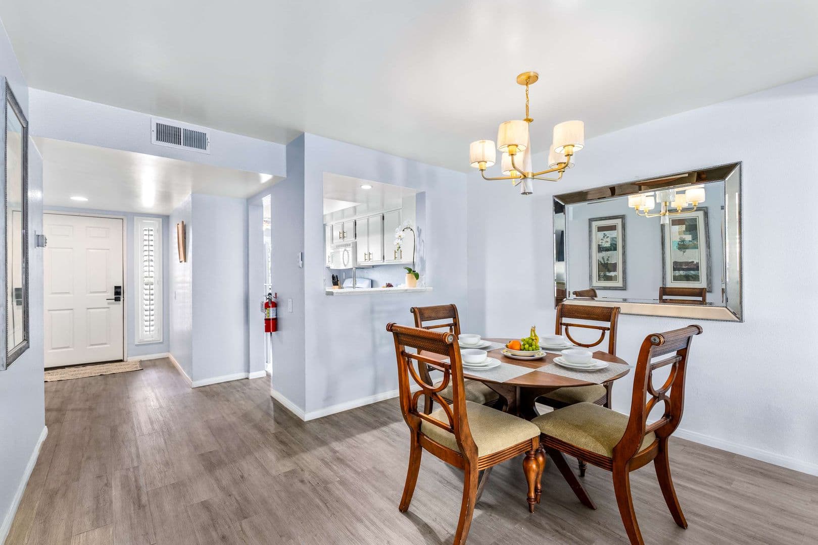 Palm Springs House: 2345 S Cherokee Way