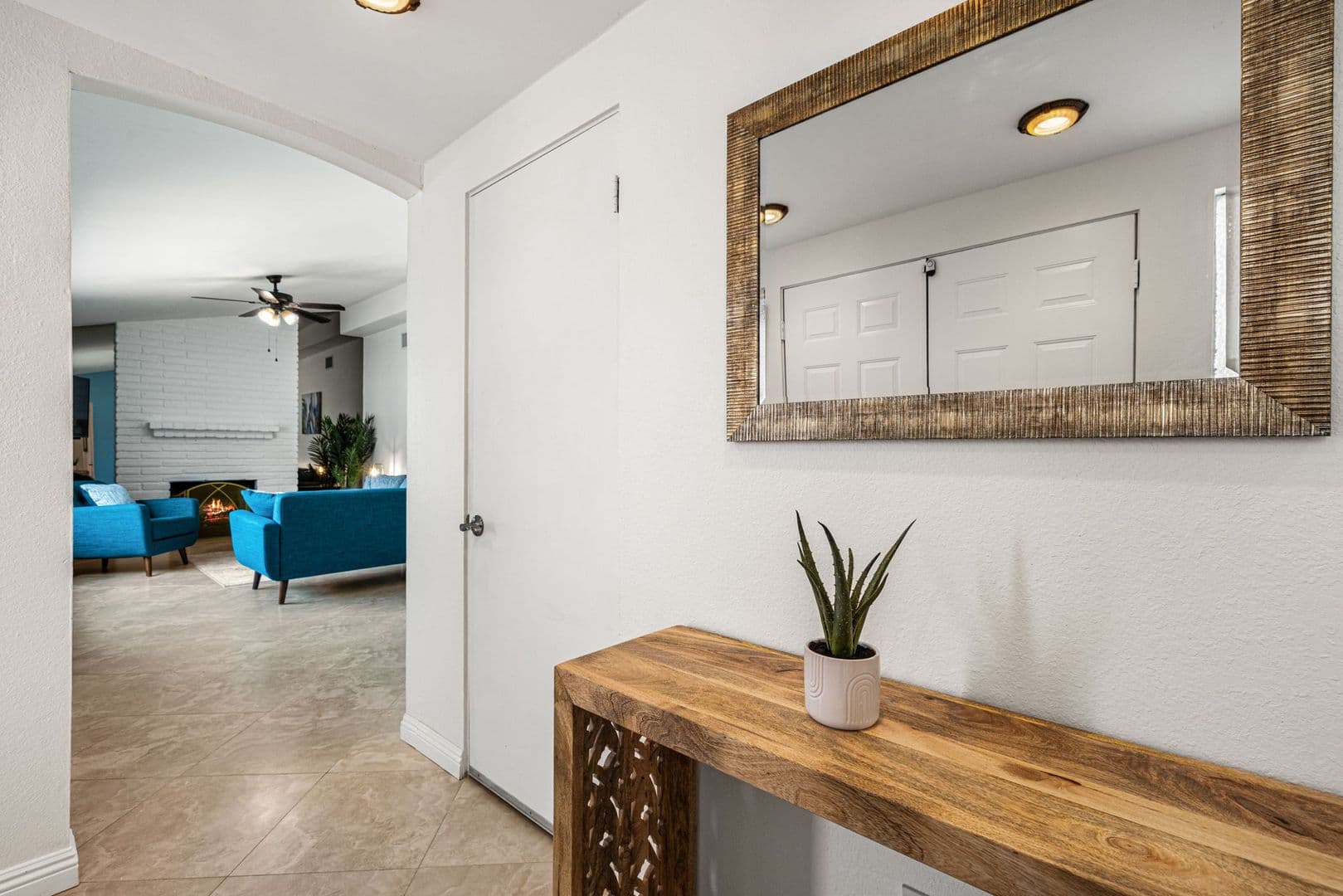 Palm Springs House: 2290 N Victoria Rd