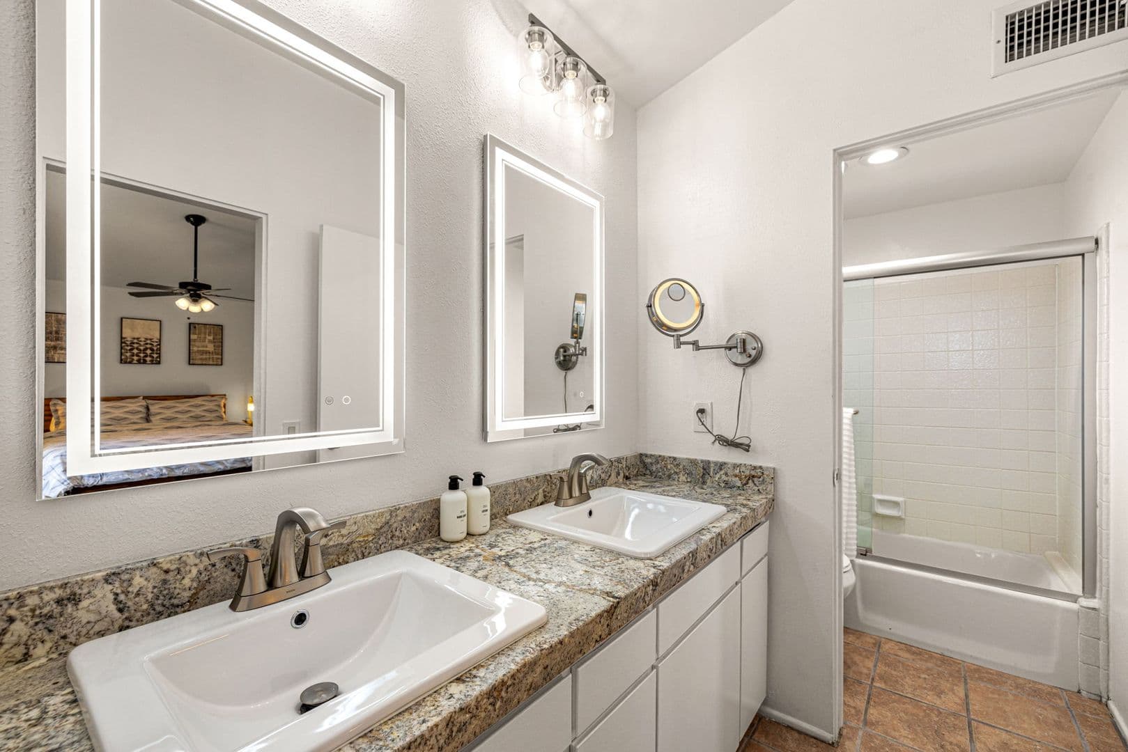 Palm Springs House: 2290 N Victoria Rd