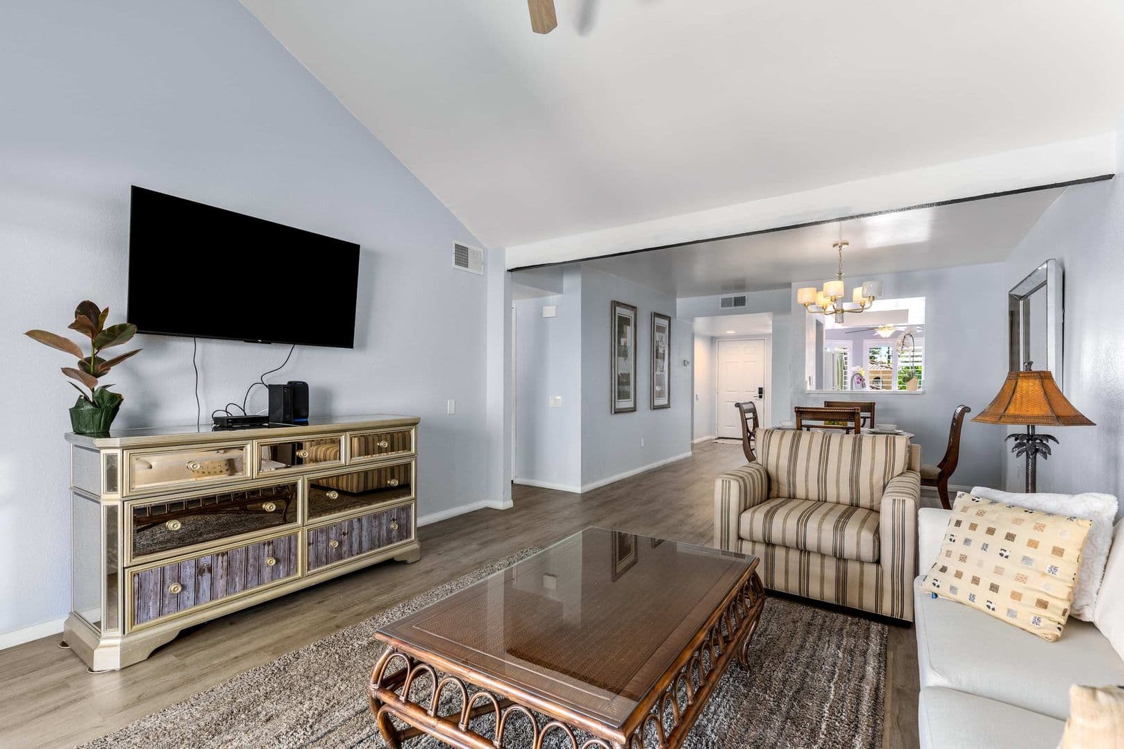 Palm Springs House: 2345 S Cherokee Way