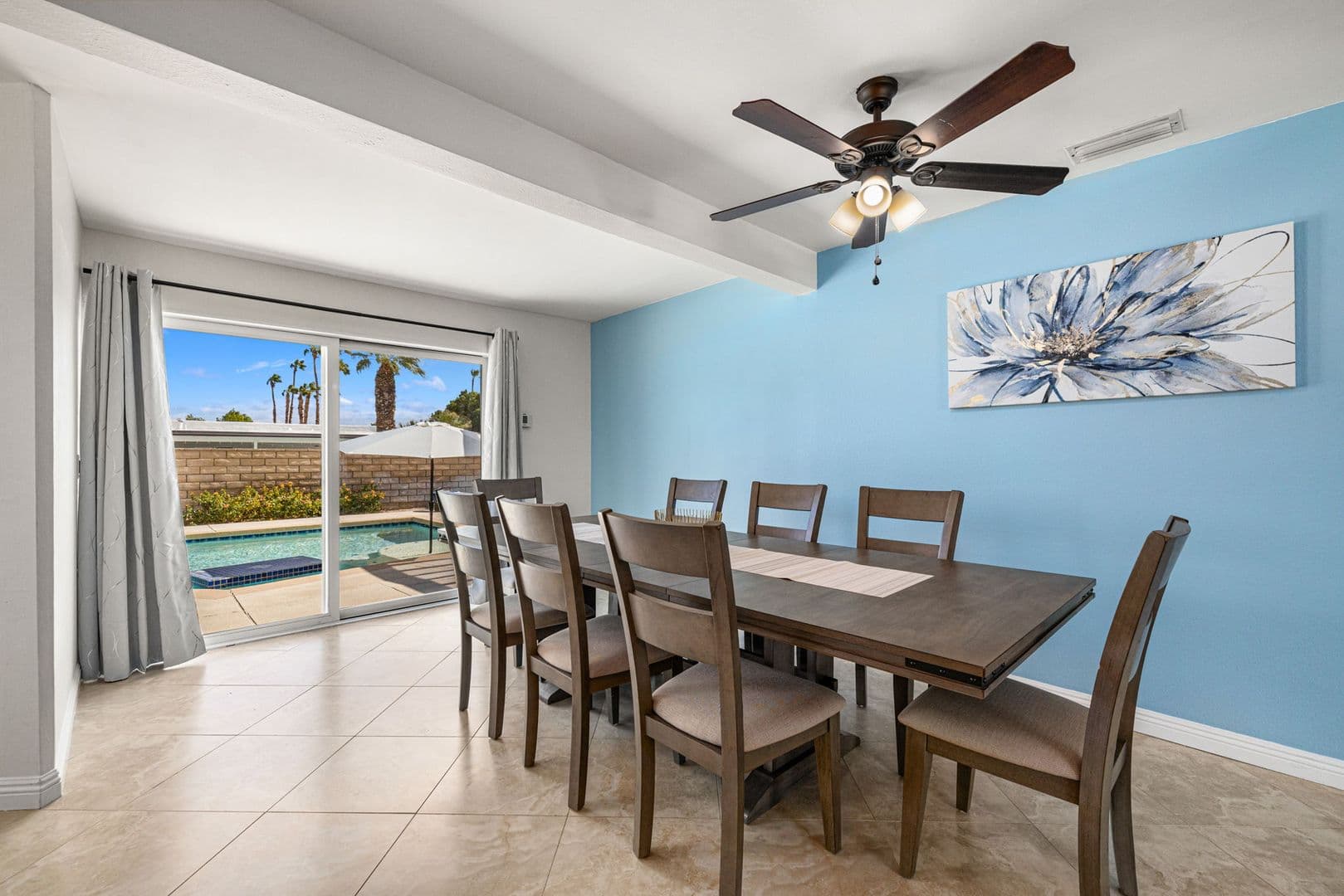 Palm Springs House: 2290 N Victoria Rd