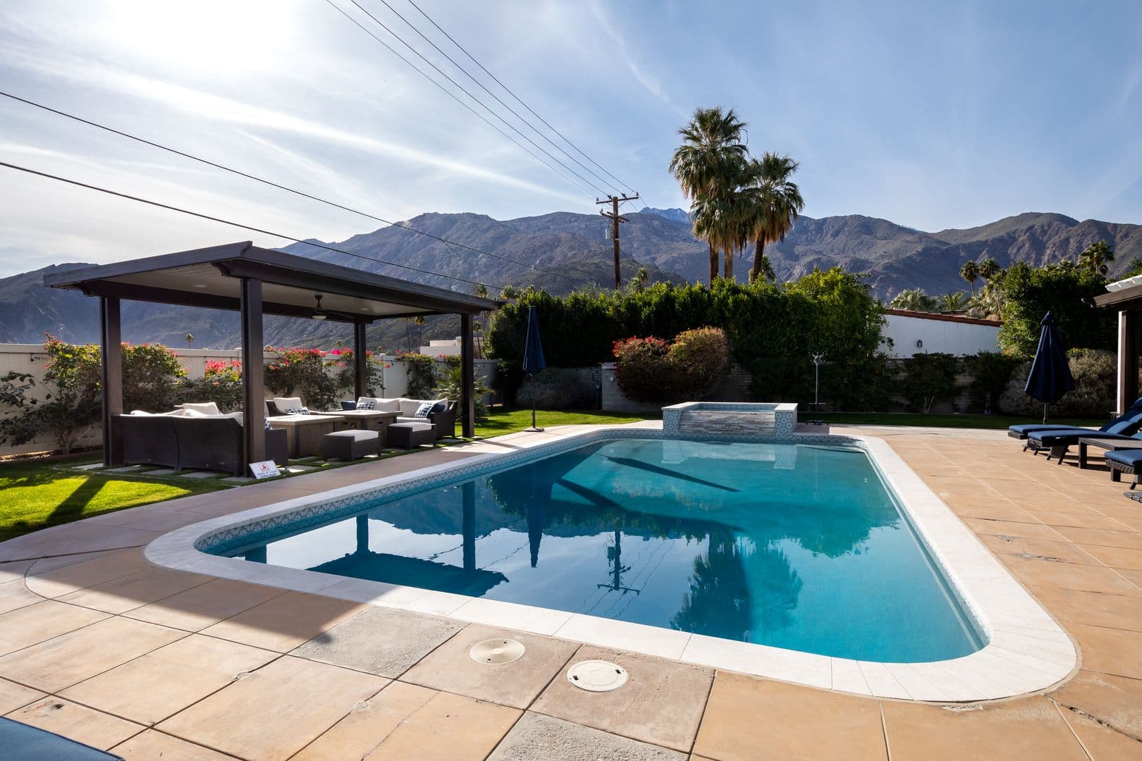 Palm Springs House: 477 East Via Colusa