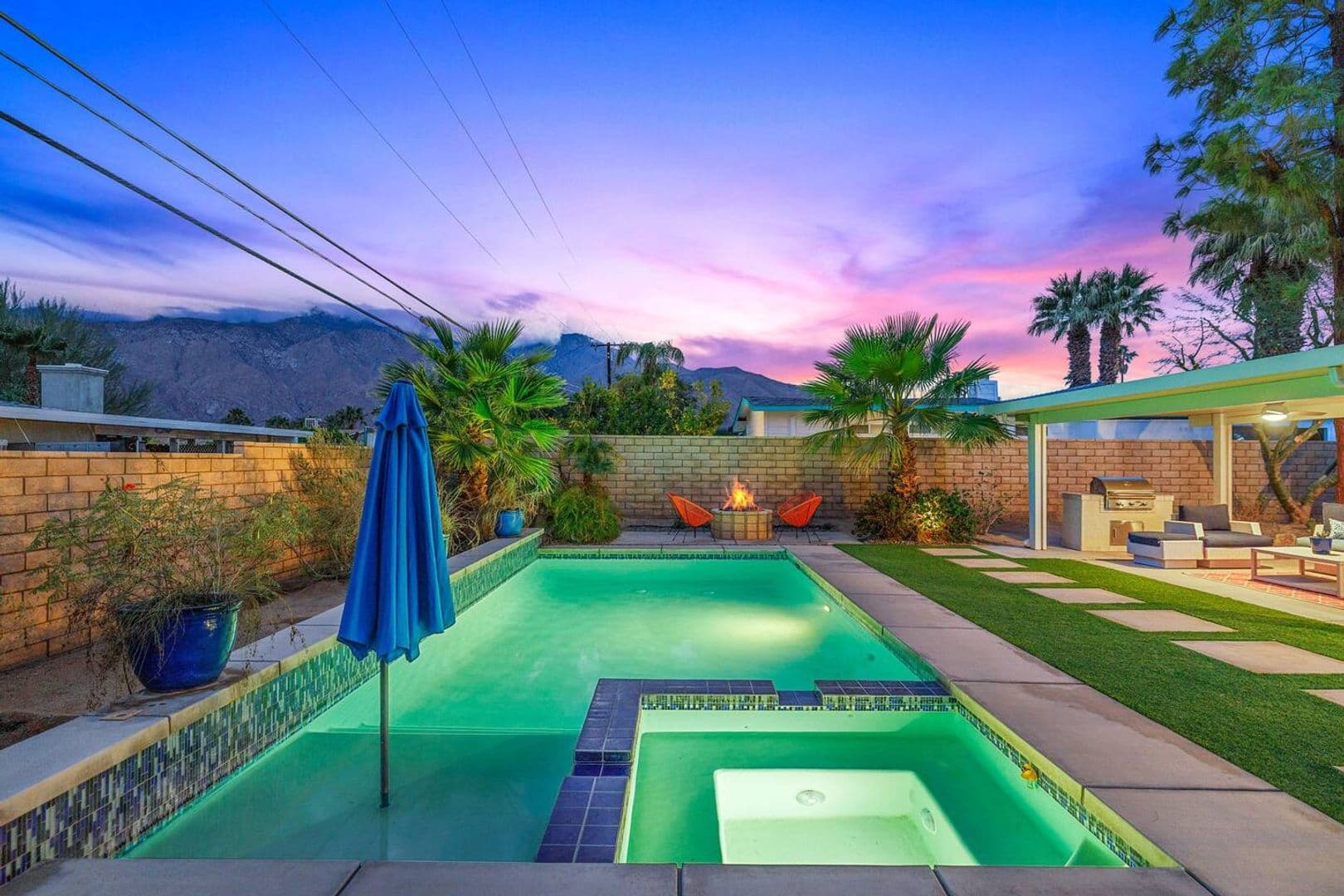 Palm Springs House: 2525 N Cerritos Rd