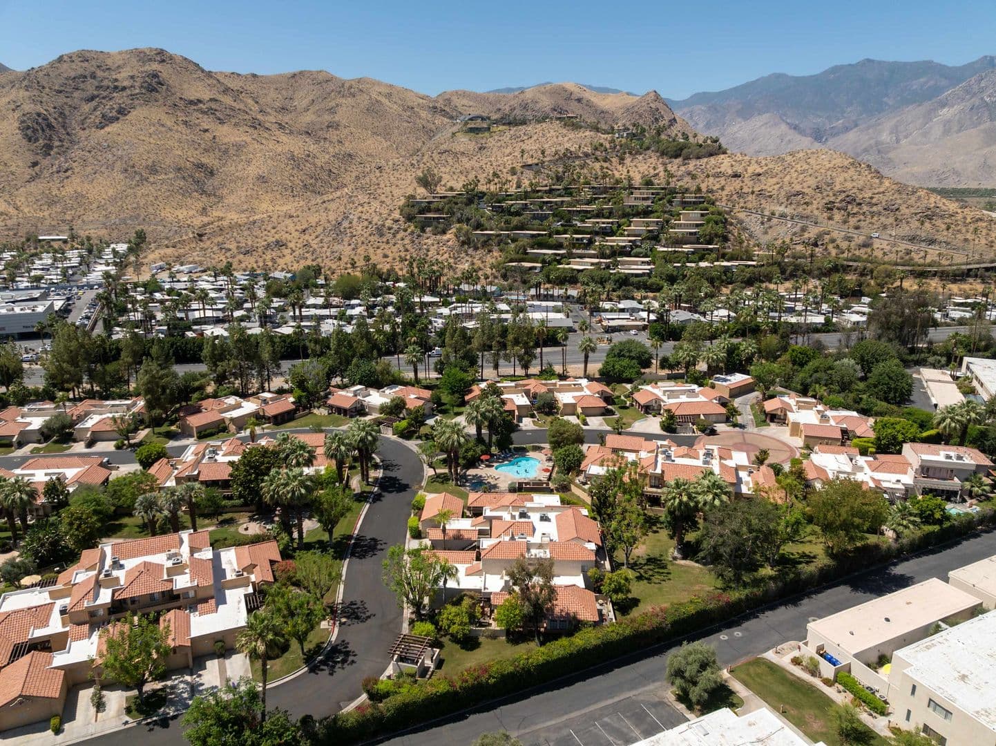Palm Springs House: 2345 S Cherokee Way