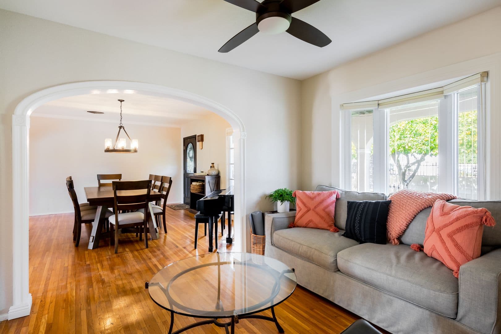 Palm Springs House: 477 East Via Colusa