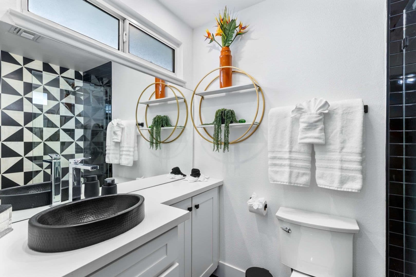 Palm Springs House: 2380 N San Antonio Rd