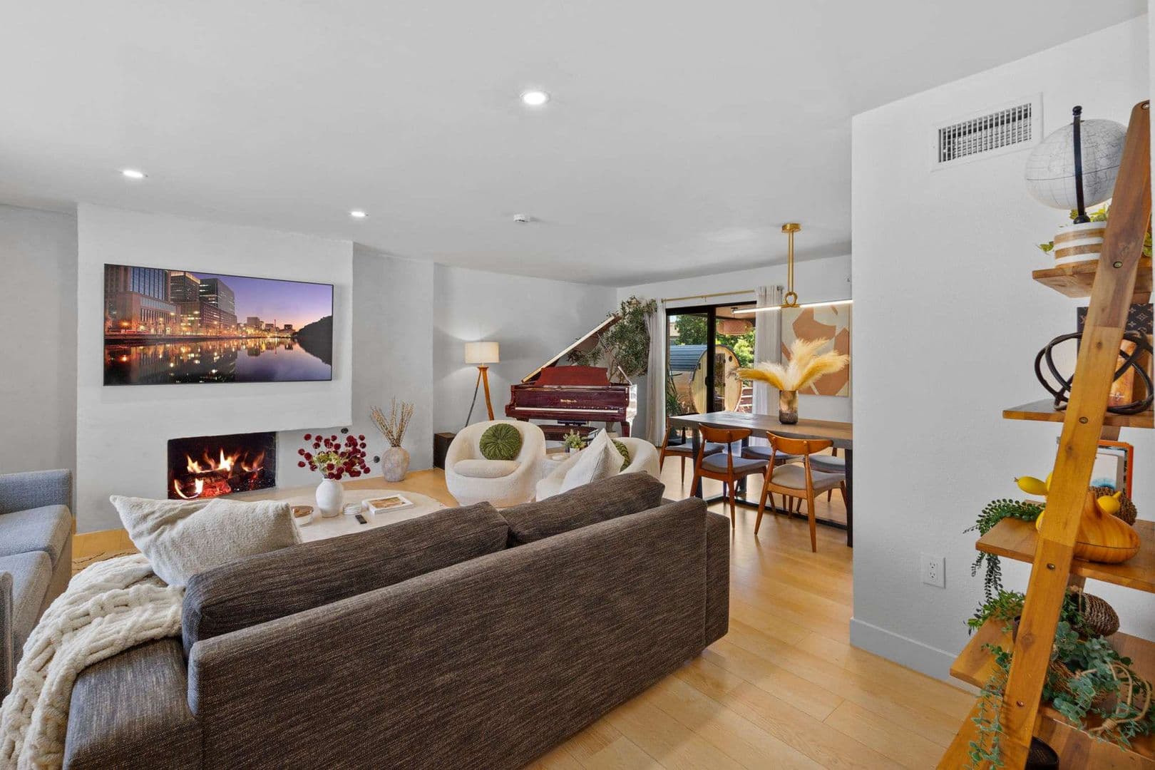 San Diego House: 5865 Cozzens Street