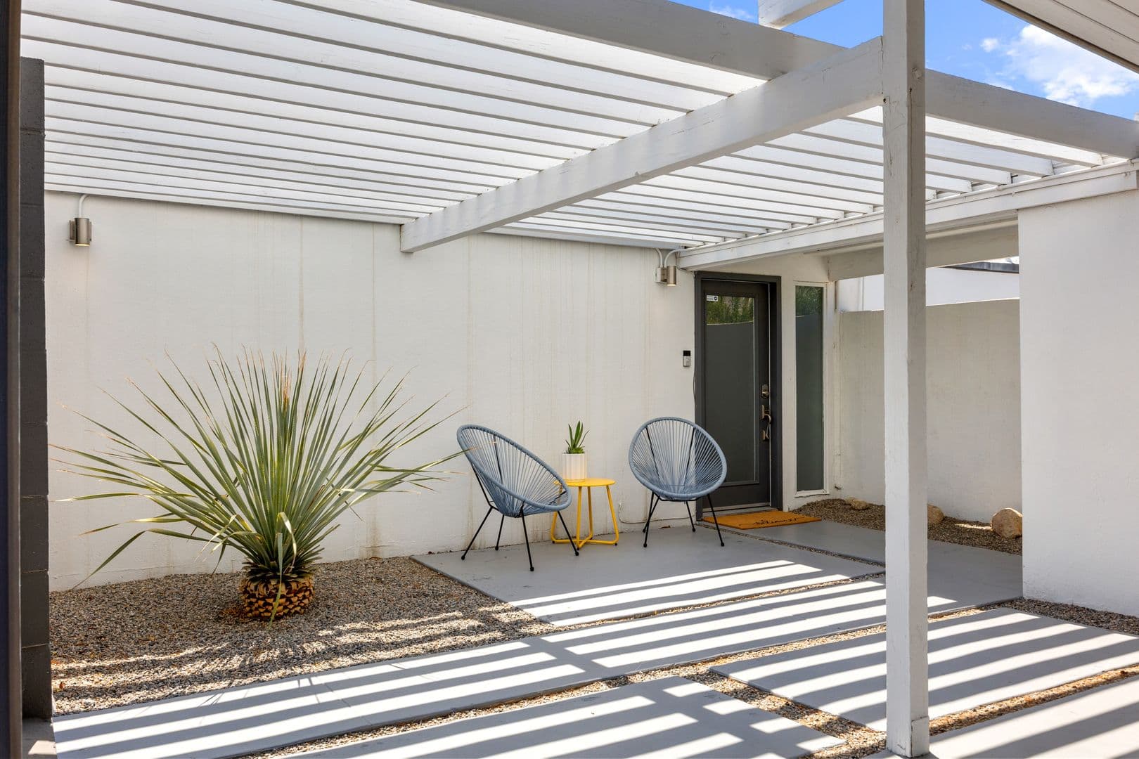 Palm Springs House: 915 E Racquet Club Rd