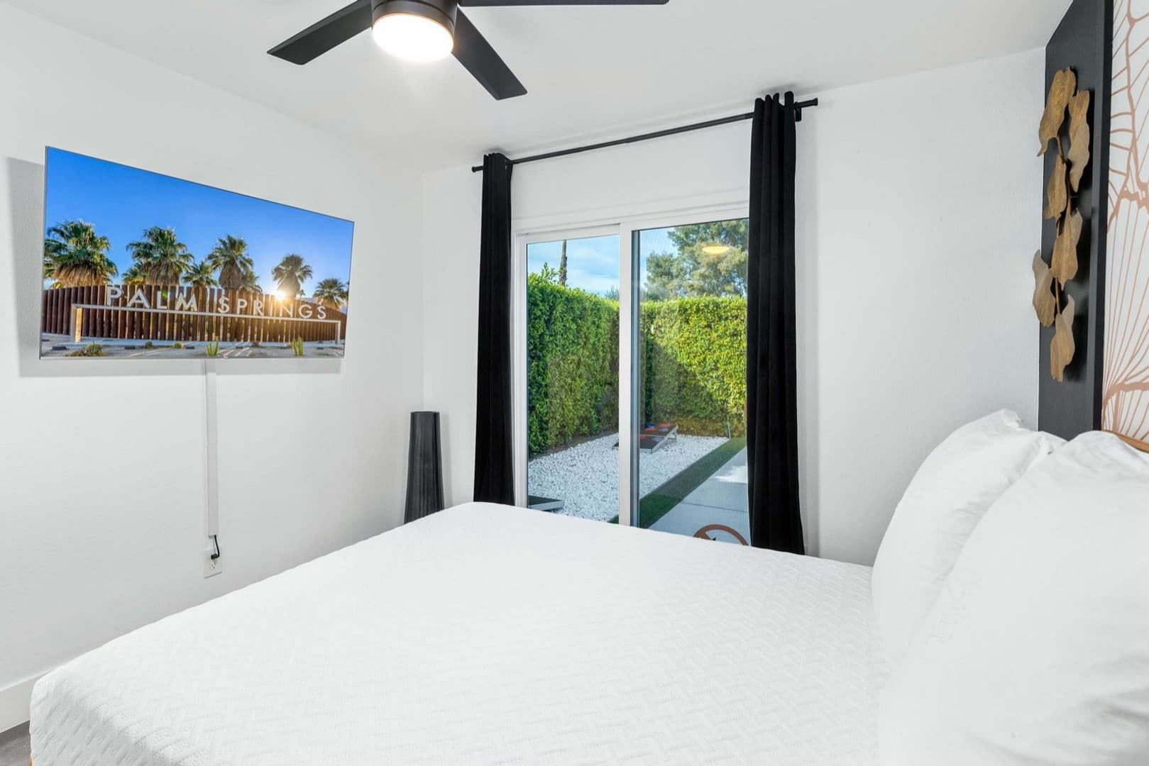Palm Springs House: 2380 N San Antonio Rd