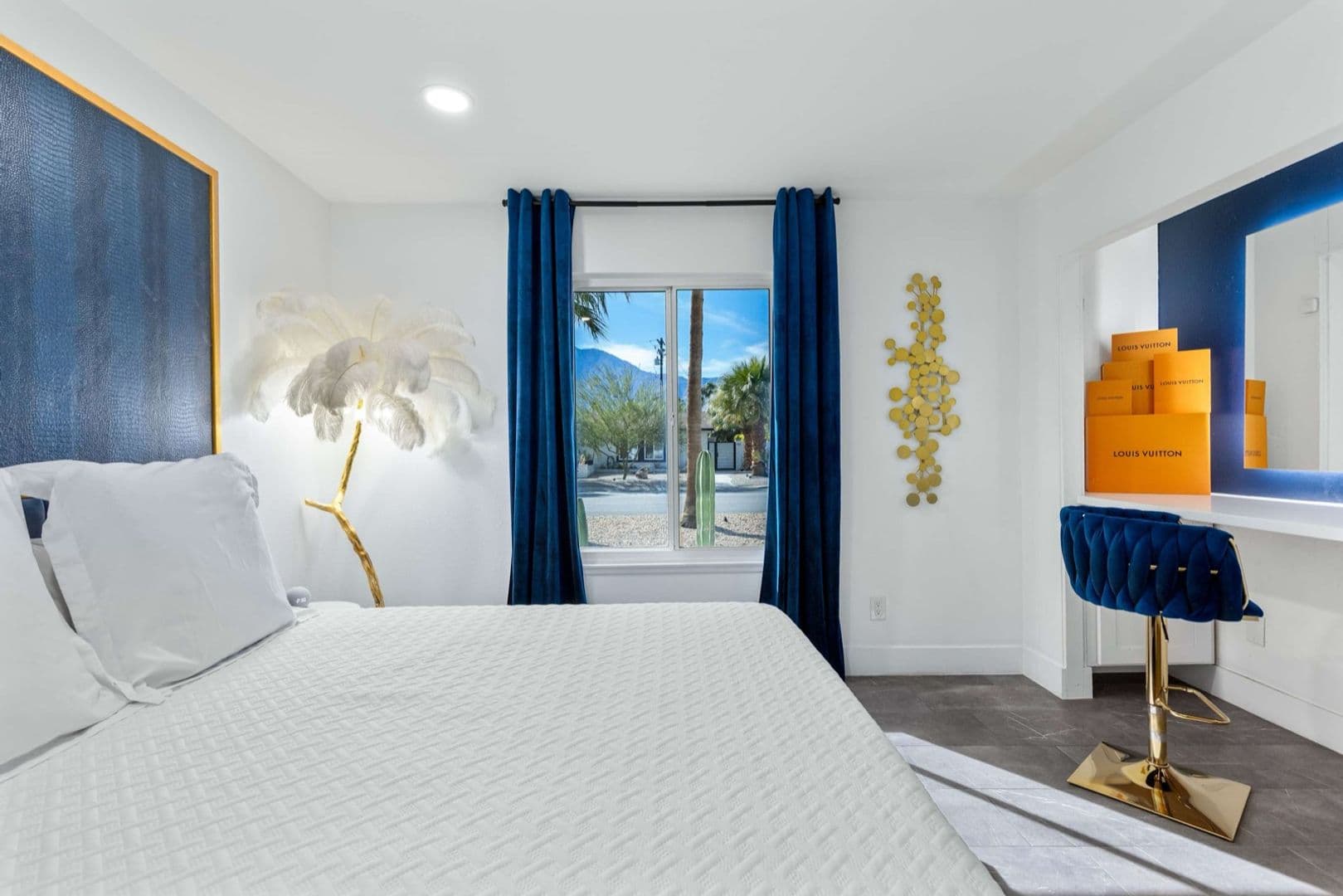 Palm Springs House: 2380 N San Antonio Rd