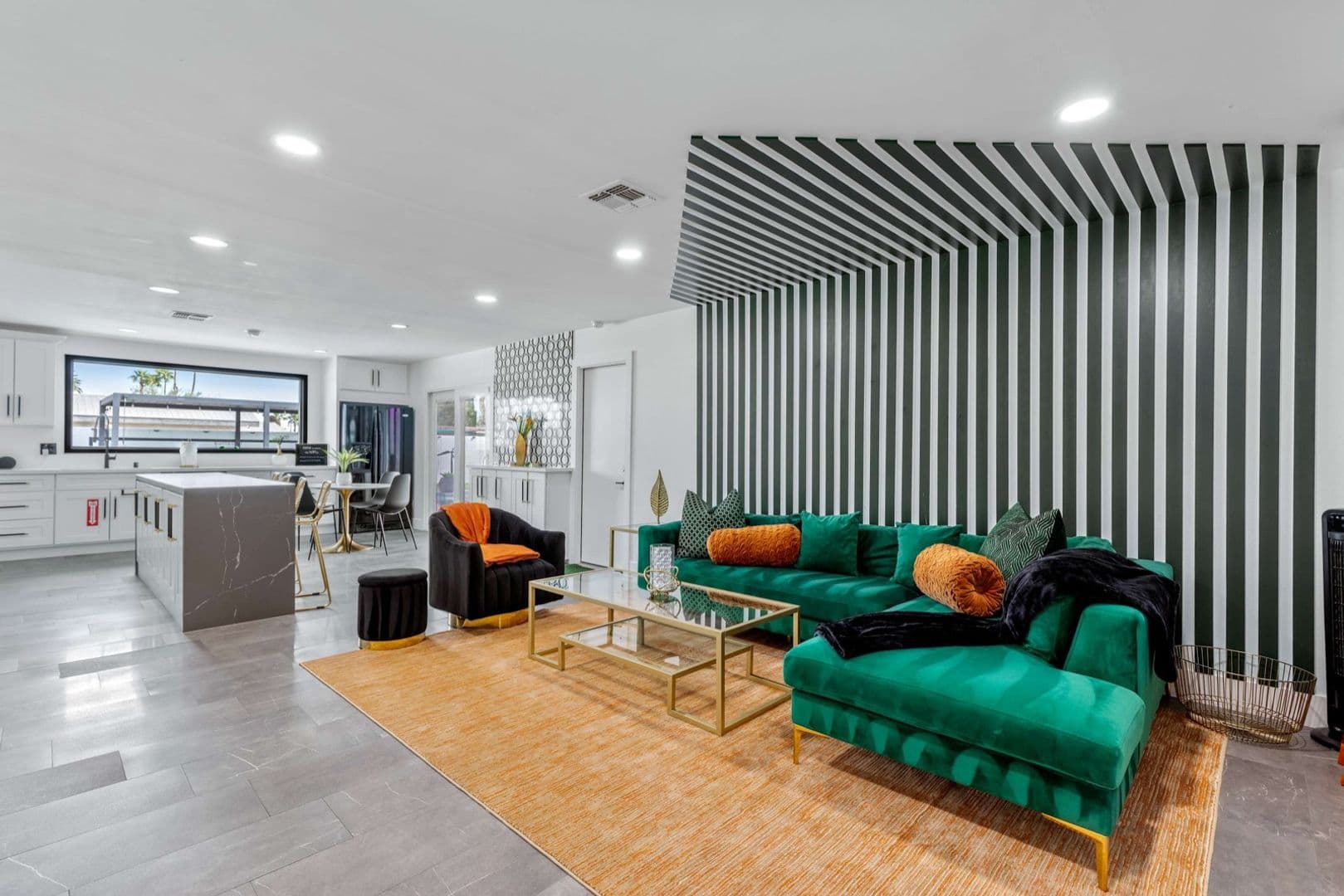 Palm Springs House: 2380 N San Antonio Rd