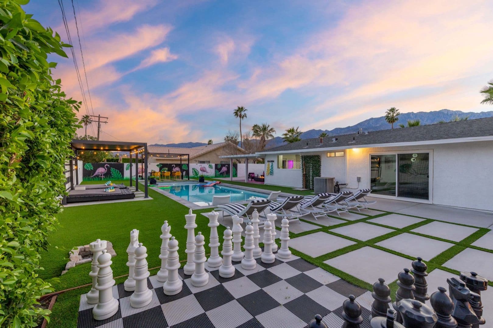 Palm Springs House: 2380 N San Antonio Rd