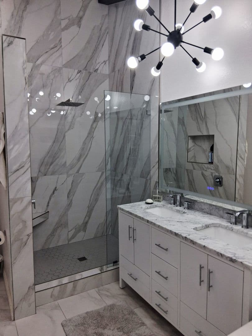 Fallbrook House: 1412 El Nido Dr