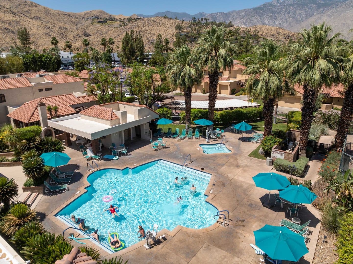 Palm Springs House: 2345 S Cherokee Way